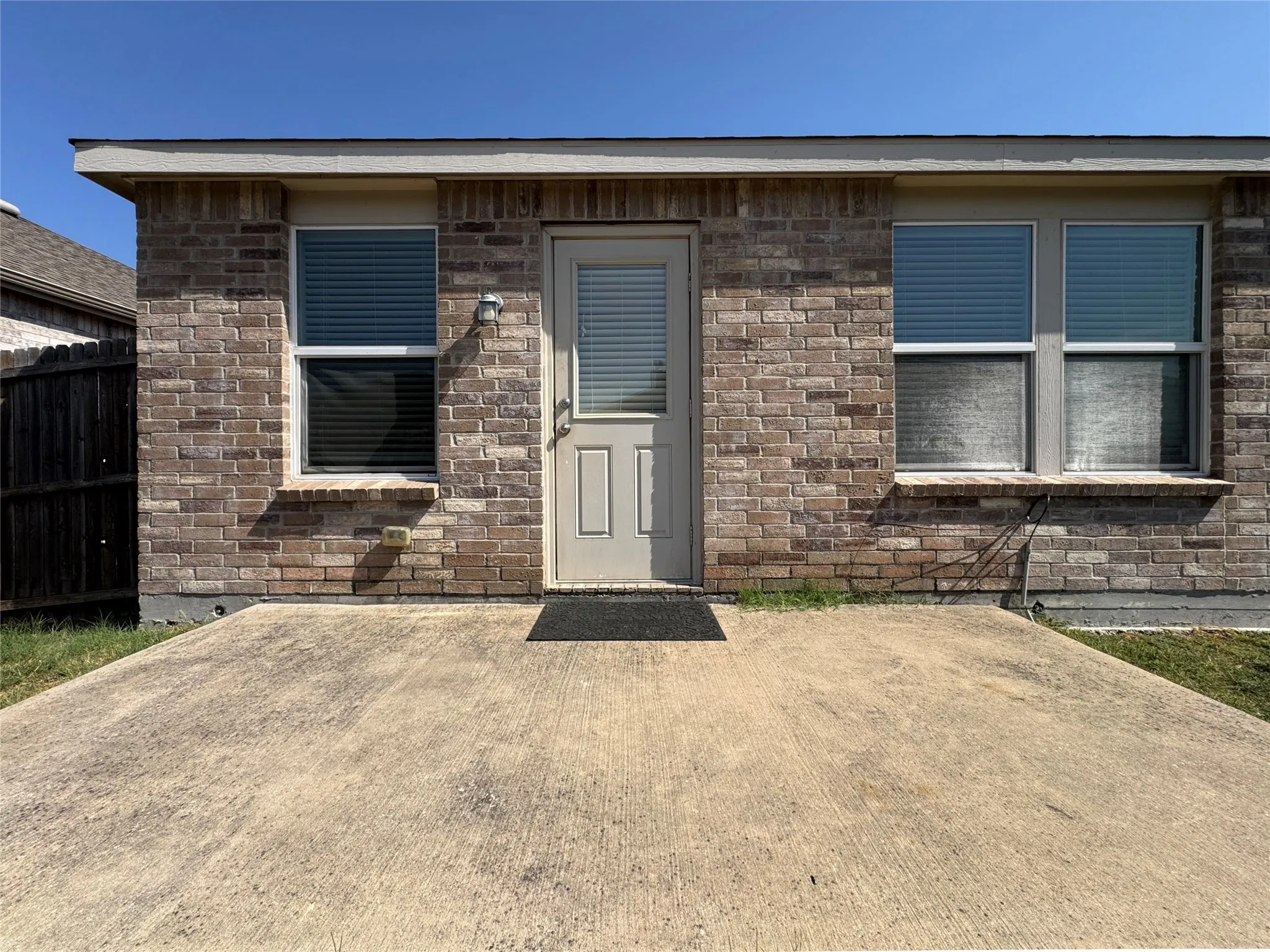 Single Family Residence For Rent in Denton County , 3020 Manuel Creek Drive, Little Elm, Texas 75068, 3 Bedroom, 2 Bathroom, 2 Garage spaces, 1,443 Sqft, built in 2016, mls#21365835, Real Estate Agent in Little Elm, Homes For Rent in Denton county, Homes For Rent in Little Elm, Realtor in Little Elm Texas, Real Estate Brokerage Independent Realty Texas, Luminita Cordes Realtor