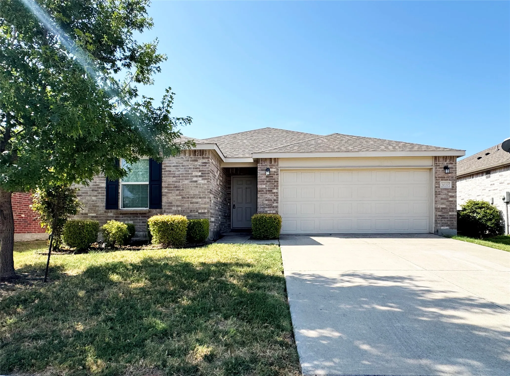 Single Family Residence For Rent in Denton County , 3020 Manuel Creek Drive, Little Elm, Texas 75068, 3 Bedroom, 2 Bathroom, 2 Garage spaces, 1,443 Sqft, built in 2016, mls#21365835, Real Estate Agent in Little Elm, Homes For Rent in Denton county, Homes For Rent in Little Elm, Realtor in Little Elm Texas, Real Estate Brokerage Independent Realty Texas, Luminita Cordes Realtor