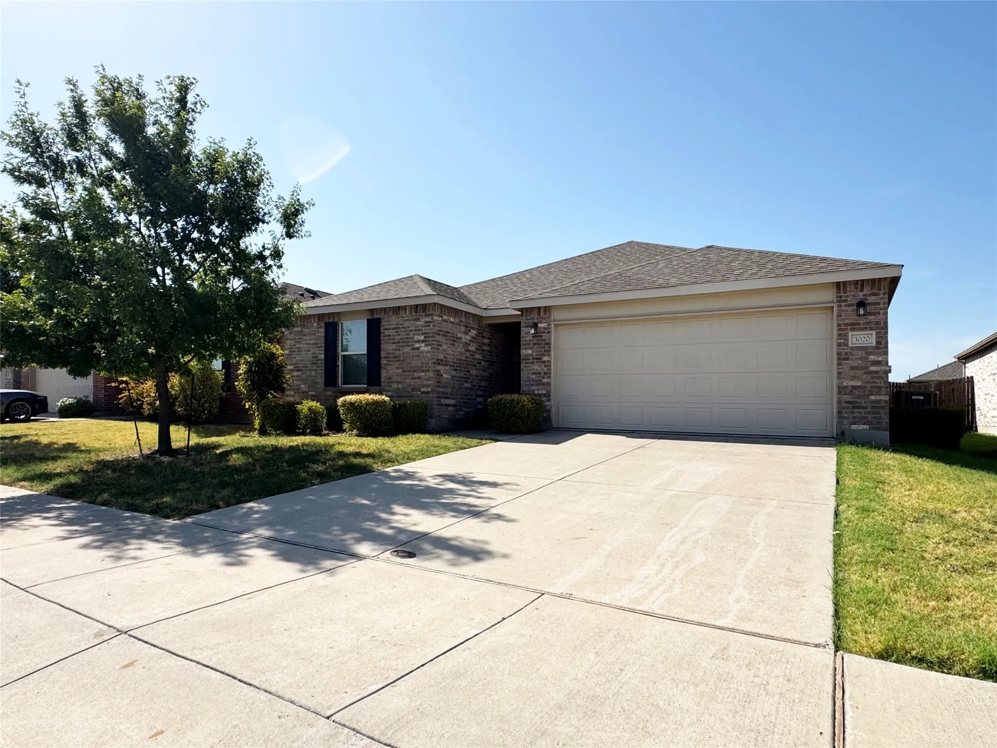 Single Family Residence For Rent in Denton County , 3020 Manuel Creek Drive, Little Elm, Texas 75068, 3 Bedroom, 2 Bathroom, 2 Garage spaces, 1,443 Sqft, built in 2016, mls#21365835, Real Estate Agent in Little Elm, Homes For Rent in Denton county, Homes For Rent in Little Elm, Realtor in Little Elm Texas, Real Estate Brokerage Independent Realty Texas, Luminita Cordes Realtor