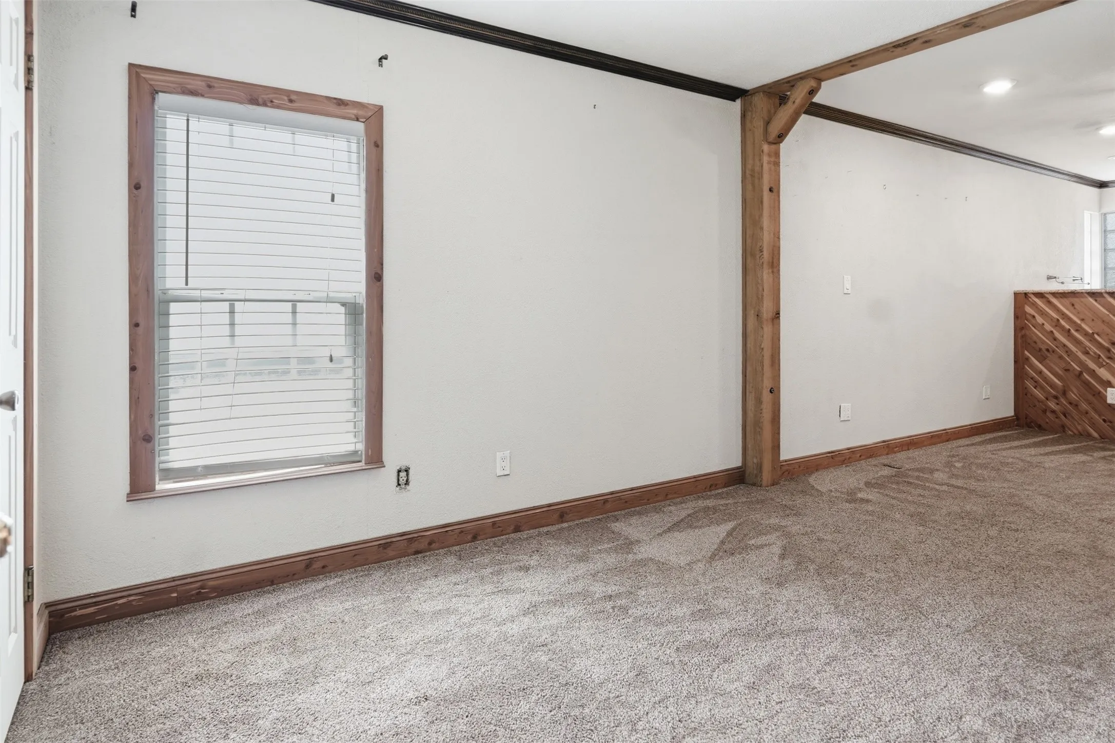 Single Family Residence For Sale in Tarrant County , 1218 Diana Drive, Arlington, Texas 76011, 3 Bedroom, 2 Bathroom, Garage spaces, 1,467 Sqft, built in 1958, mls#21365907, Real Estate Agent in Arlington, Homes For Sale in Tarrant county, Homes For Sale in Arlington, Realtor in Arlington Texas, Real Estate Brokerage Independent Realty Texas, Luminita Cordes Realtor