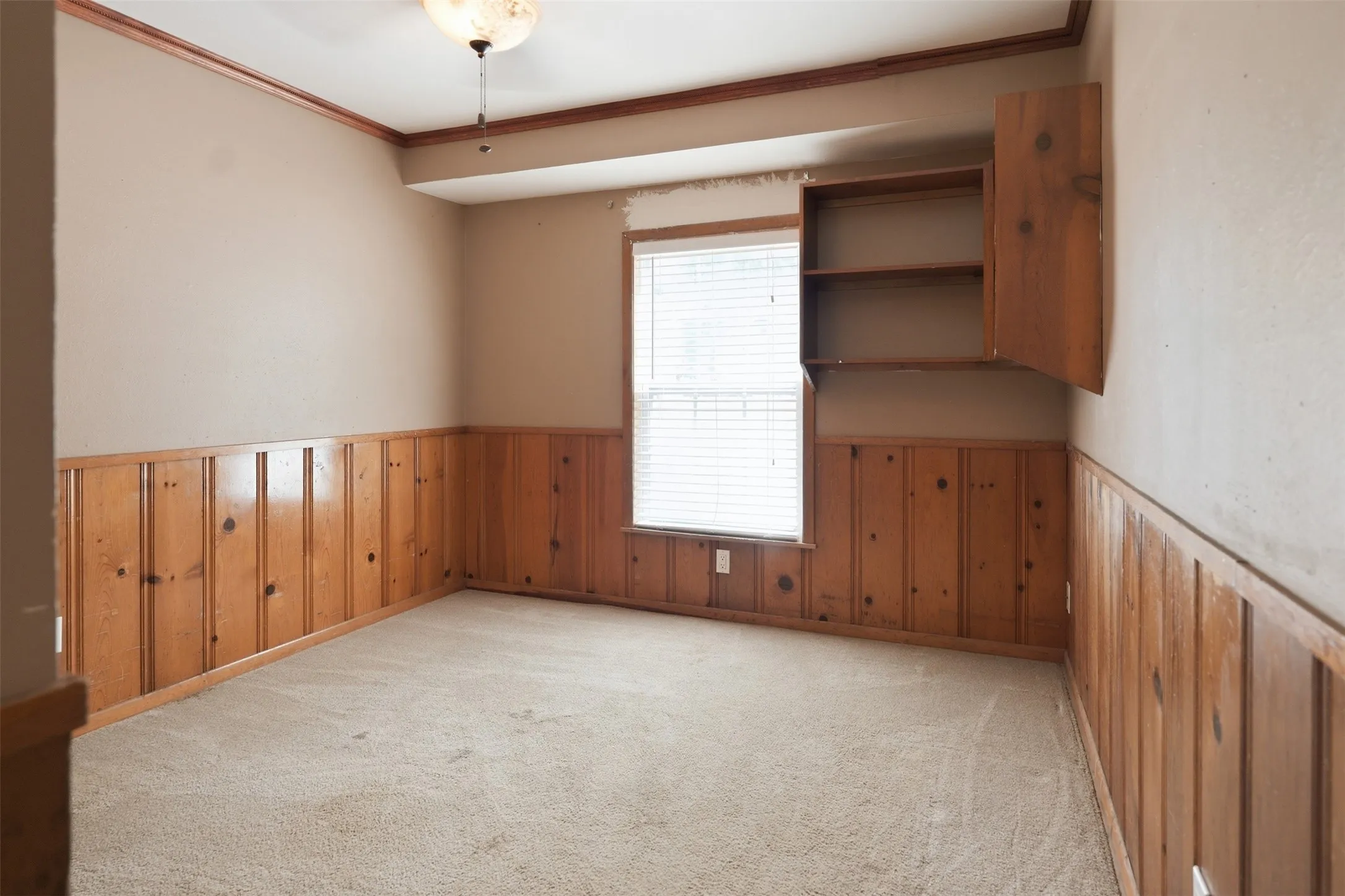 Single Family Residence For Sale in Tarrant County , 1218 Diana Drive, Arlington, Texas 76011, 3 Bedroom, 2 Bathroom, Garage spaces, 1,467 Sqft, built in 1958, mls#21365907, Real Estate Agent in Arlington, Homes For Sale in Tarrant county, Homes For Sale in Arlington, Realtor in Arlington Texas, Real Estate Brokerage Independent Realty Texas, Luminita Cordes Realtor