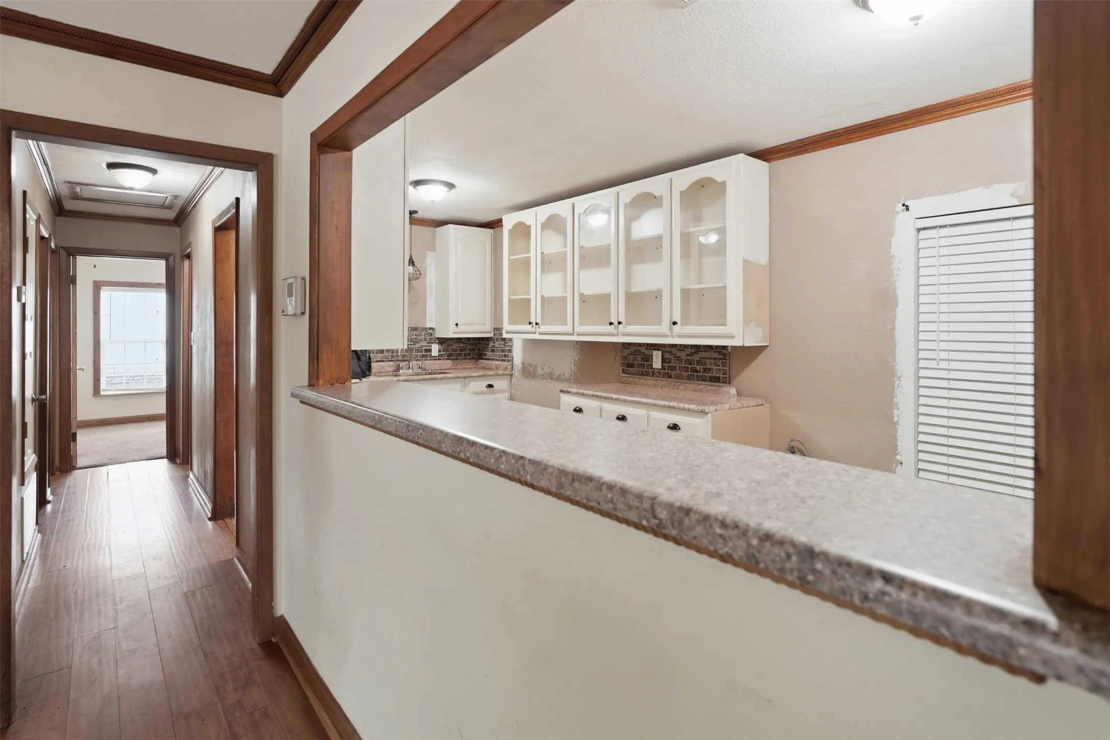 Single Family Residence For Sale in Tarrant County , 1218 Diana Drive, Arlington, Texas 76011, 3 Bedroom, 2 Bathroom, Garage spaces, 1,467 Sqft, built in 1958, mls#21365907, Real Estate Agent in Arlington, Homes For Sale in Tarrant county, Homes For Sale in Arlington, Realtor in Arlington Texas, Real Estate Brokerage Independent Realty Texas, Luminita Cordes Realtor