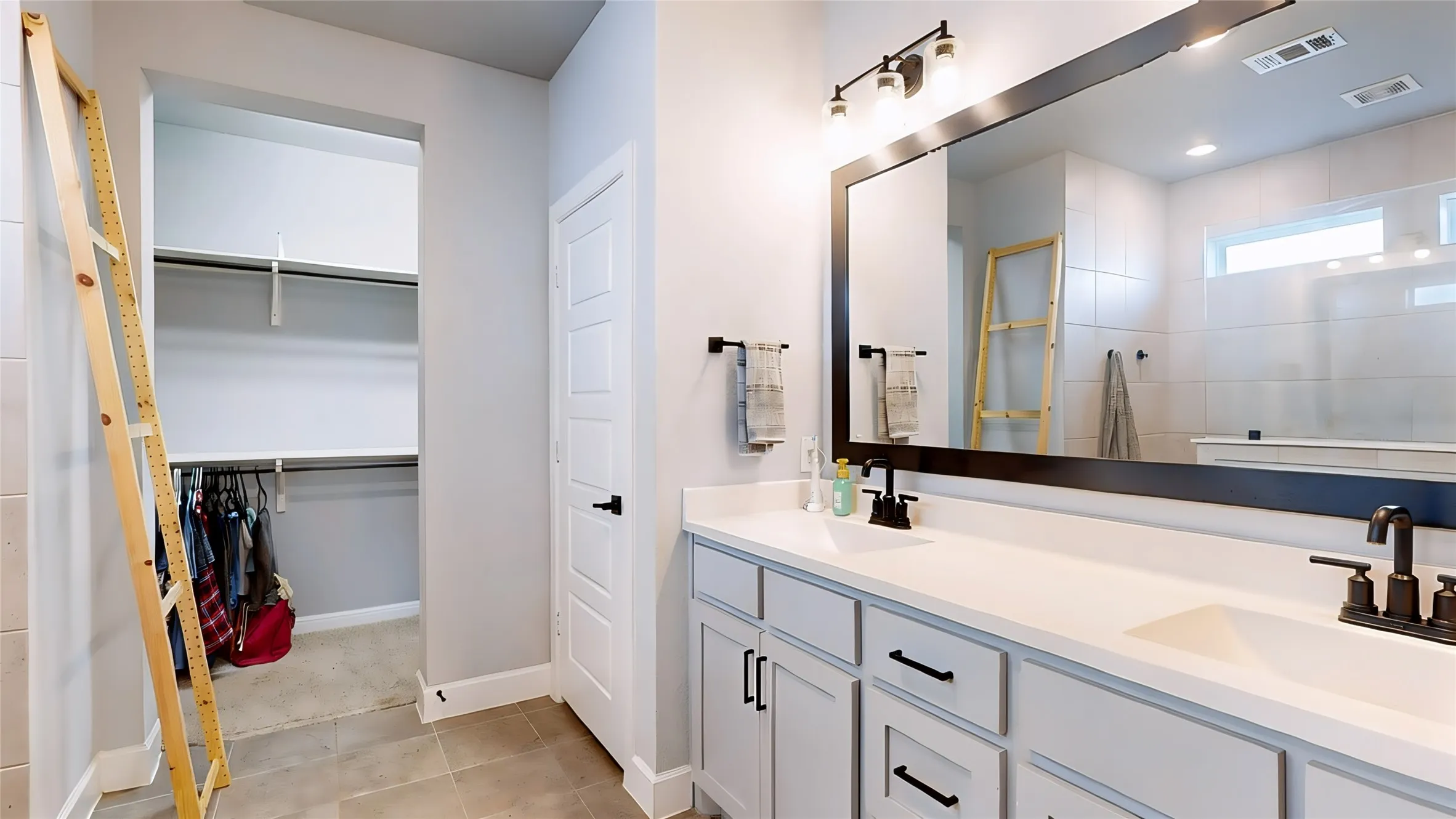 Single Family Residence For Sale in Dallas County , 1521 Kessler Drive, Carrollton, Texas 75006, 3 Bedroom, 3 Bathroom, 2 Garage spaces, 1,966 Sqft, built in 2020, mls#21365908, Real Estate Agent in Carrollton, Homes For Sale in Dallas county, Homes For Sale in Carrollton, Realtor in Carrollton Texas, Real Estate Brokerage Independent Realty Texas, Luminita Cordes Realtor