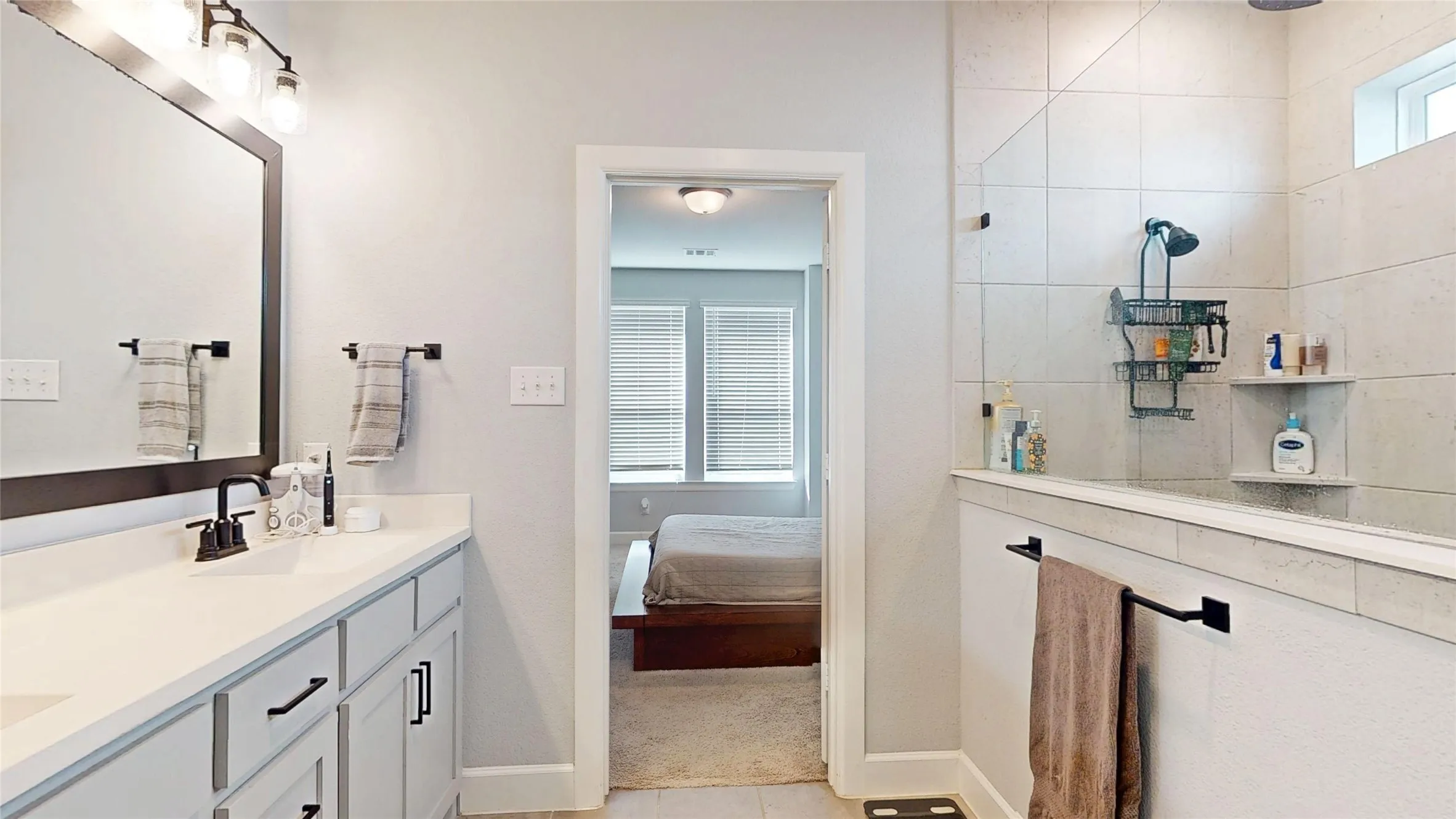 Single Family Residence For Sale in Dallas County , 1521 Kessler Drive, Carrollton, Texas 75006, 3 Bedroom, 3 Bathroom, 2 Garage spaces, 1,966 Sqft, built in 2020, mls#21365908, Real Estate Agent in Carrollton, Homes For Sale in Dallas county, Homes For Sale in Carrollton, Realtor in Carrollton Texas, Real Estate Brokerage Independent Realty Texas, Luminita Cordes Realtor