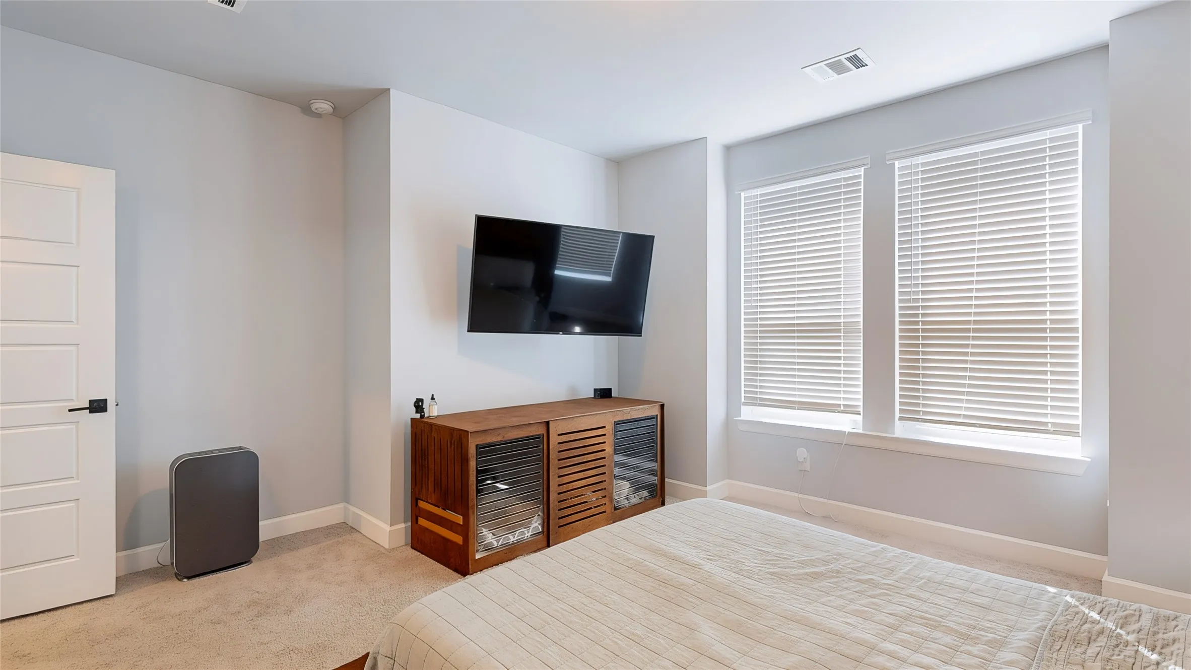 Single Family Residence For Sale in Dallas County , 1521 Kessler Drive, Carrollton, Texas 75006, 3 Bedroom, 3 Bathroom, 2 Garage spaces, 1,966 Sqft, built in 2020, mls#21365908, Real Estate Agent in Carrollton, Homes For Sale in Dallas county, Homes For Sale in Carrollton, Realtor in Carrollton Texas, Real Estate Brokerage Independent Realty Texas, Luminita Cordes Realtor