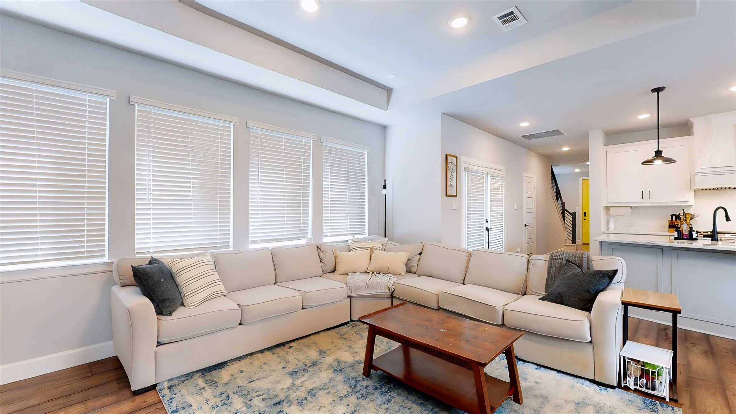 Single Family Residence For Sale in Dallas County , 1521 Kessler Drive, Carrollton, Texas 75006, 3 Bedroom, 3 Bathroom, 2 Garage spaces, 1,966 Sqft, built in 2020, mls#21365908, Real Estate Agent in Carrollton, Homes For Sale in Dallas county, Homes For Sale in Carrollton, Realtor in Carrollton Texas, Real Estate Brokerage Independent Realty Texas, Luminita Cordes Realtor