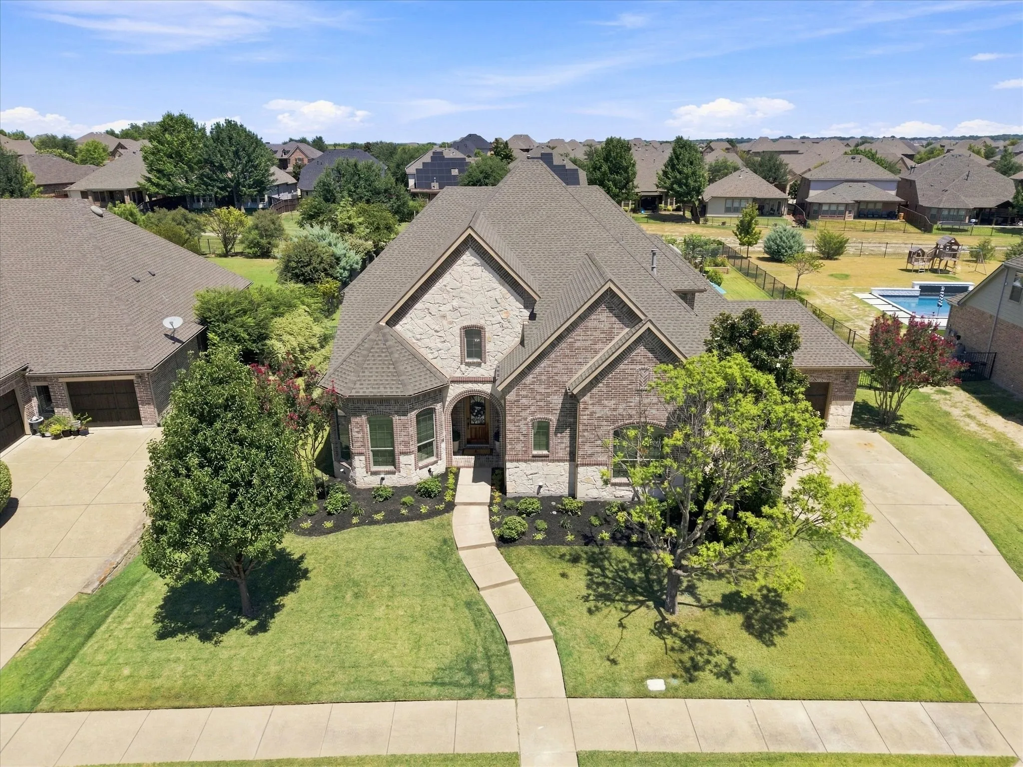 Single Family Residence For Sale in Rockwall County , 798 Amherst Drive, Rockwall, Texas 75087, 6 Bedroom, 7 Bathroom, 4 Garage spaces, 4,488 Sqft, built in 2012, mls#21363995, Real Estate Agent in Rockwall, Homes For Sale in Rockwall county, Homes For Sale in Rockwall, Realtor in Rockwall Texas, Real Estate Brokerage Independent Realty Texas, Luminita Cordes Realtor