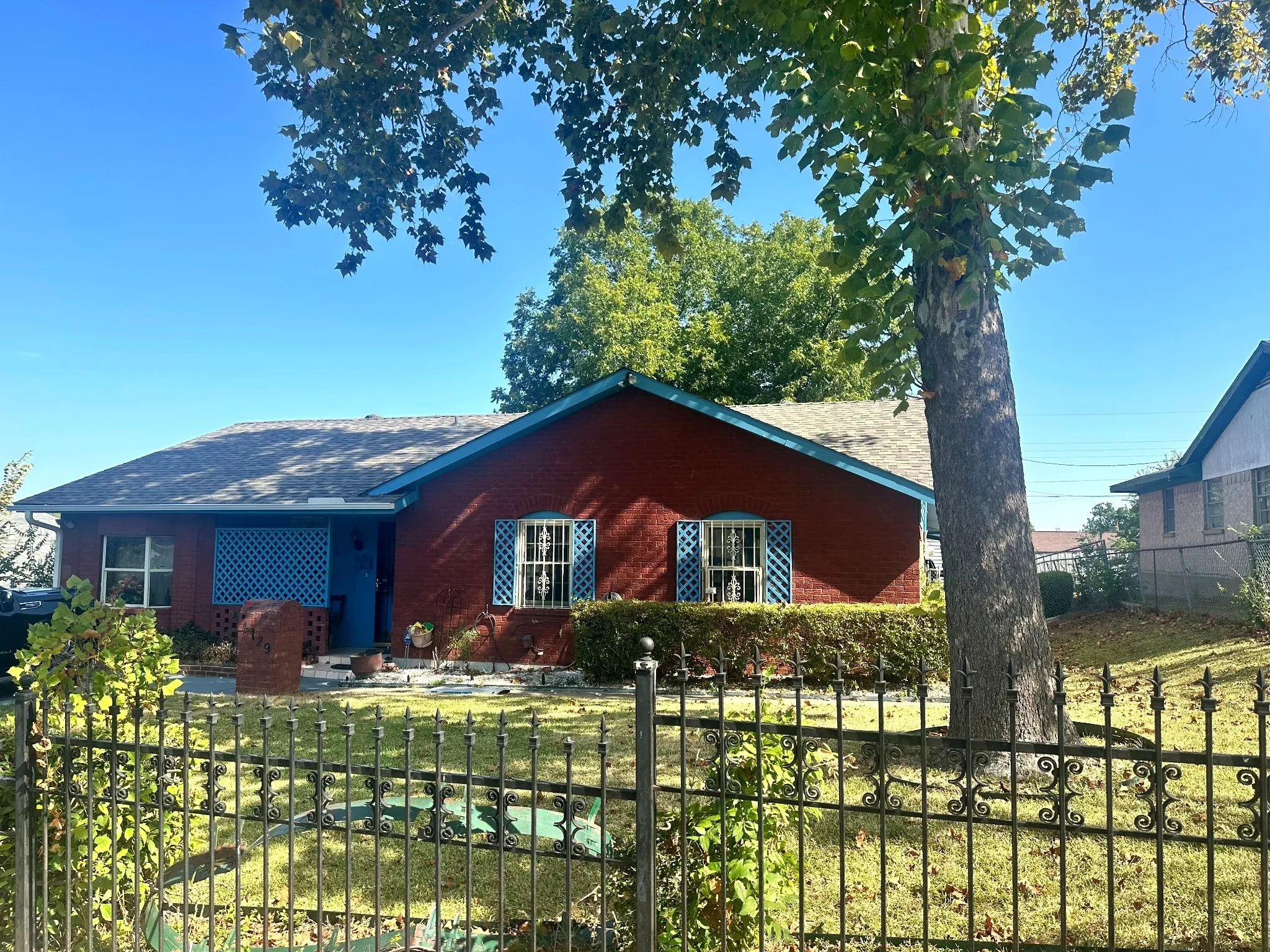 Single Family Residence For Sale in Dallas County , 4129 Clark College Drive, Dallas, Texas 75241, 3 Bedroom, 1 Bathroom, Garage spaces, 1,330 Sqft, built in 1972, mls#21365847, Real Estate Agent in Dallas, Homes For Sale in Dallas county, Homes For Sale in Dallas, Realtor in Dallas Texas, Real Estate Brokerage Independent Realty Texas, Luminita Cordes Realtor