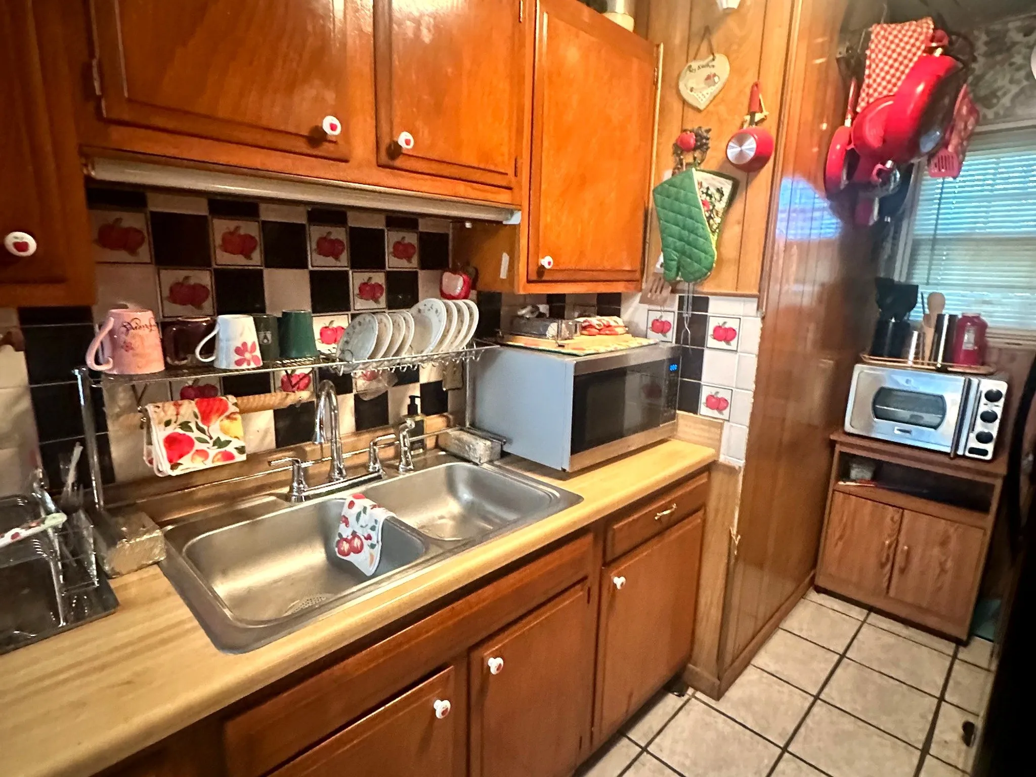 Single Family Residence For Sale in Dallas County , 4129 Clark College Drive, Dallas, Texas 75241, 3 Bedroom, 1 Bathroom, Garage spaces, 1,330 Sqft, built in 1972, mls#21365847, Real Estate Agent in Dallas, Homes For Sale in Dallas county, Homes For Sale in Dallas, Realtor in Dallas Texas, Real Estate Brokerage Independent Realty Texas, Luminita Cordes Realtor