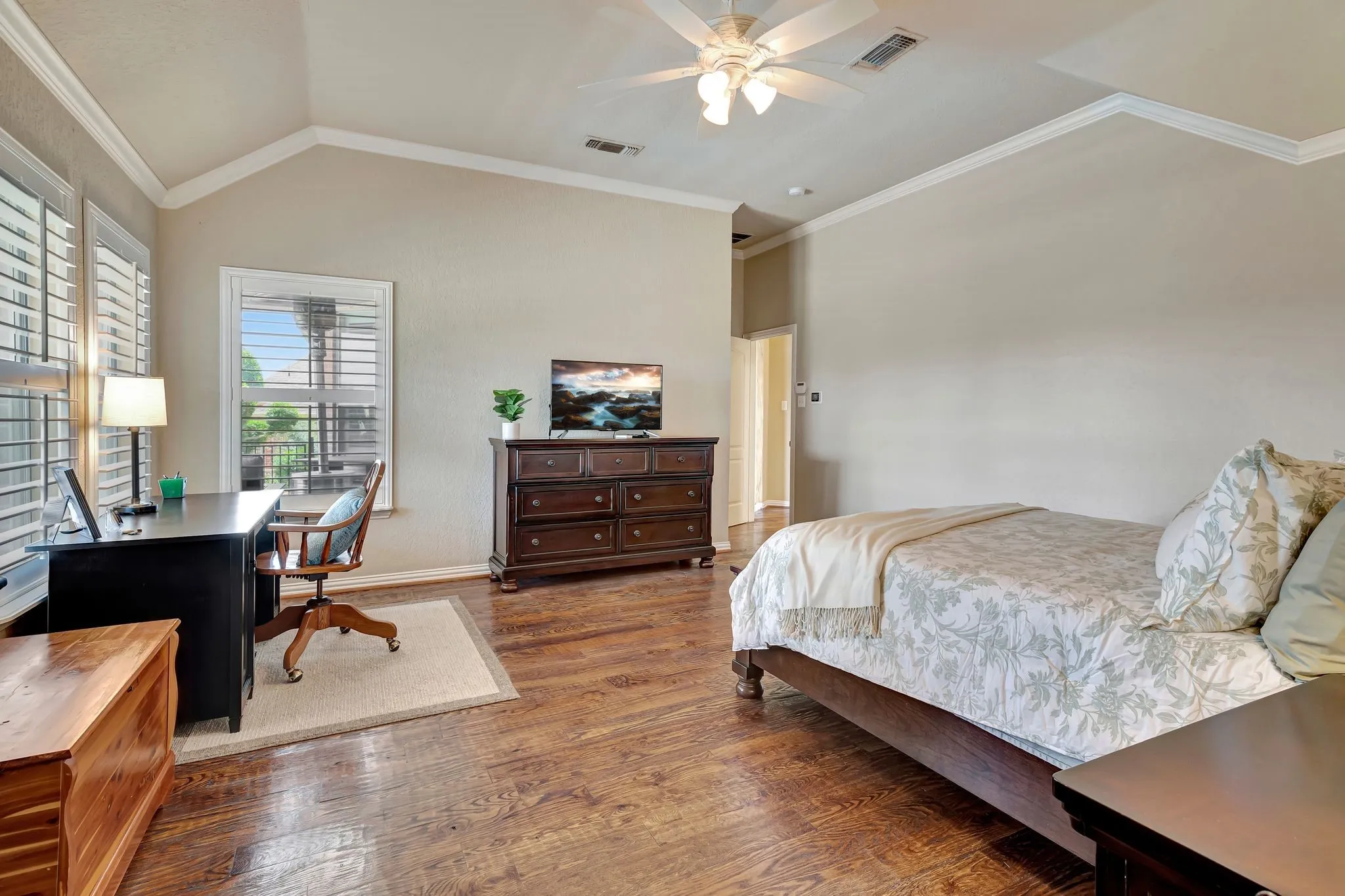 Single Family Residence For Sale in Tarrant County , 7613 Royal Troon Drive, Fort Worth, Texas 76179, 3 Bedroom, 4 Bathroom, 2 Garage spaces, 3,271 Sqft, built in 1998, mls#21364537, Real Estate Agent in Fort Worth, Homes For Sale in Tarrant county, Homes For Sale in Fort Worth, Realtor in Fort Worth Texas, Real Estate Brokerage Independent Realty Texas, Luminita Cordes Realtor