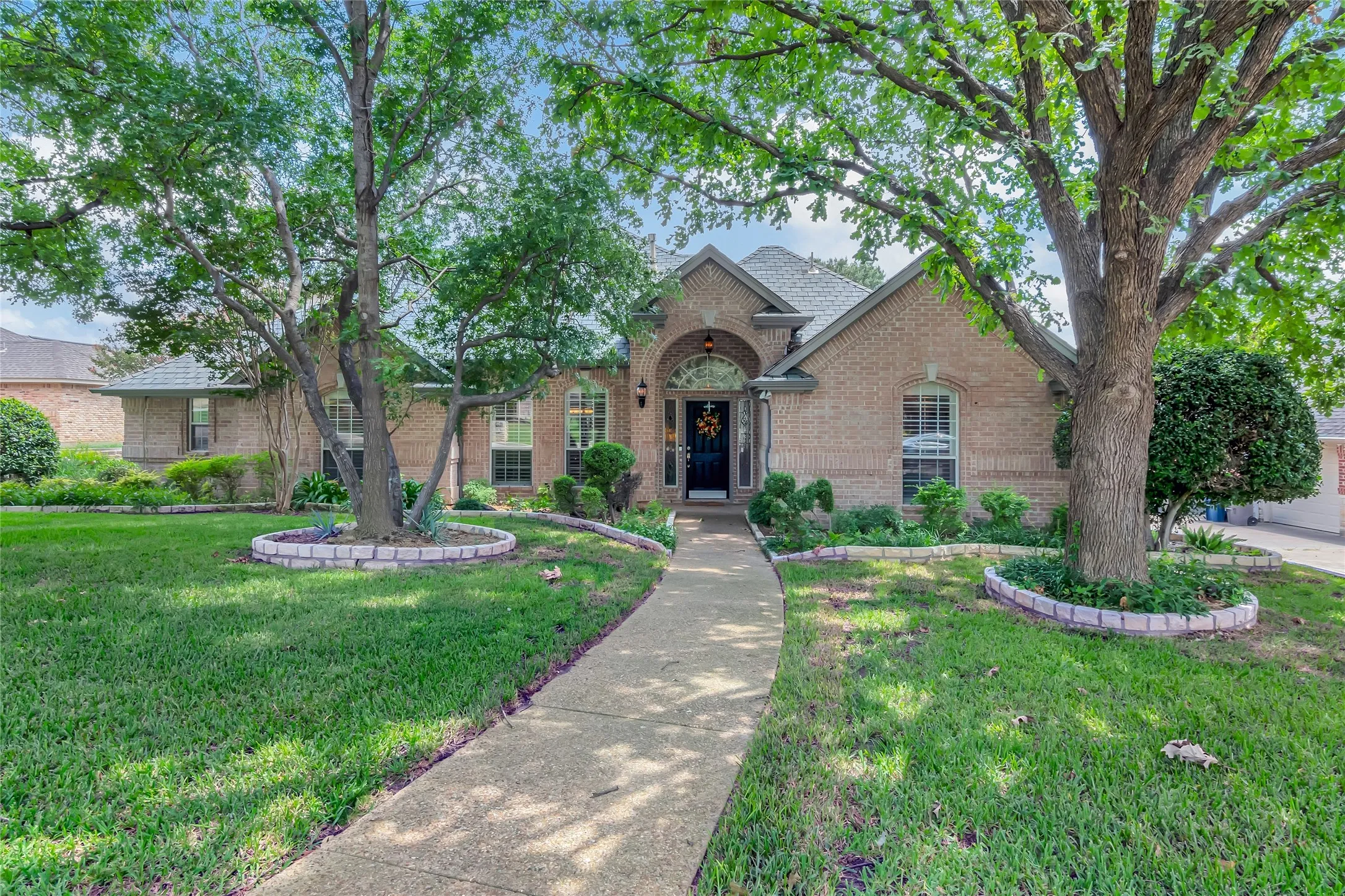 Single Family Residence For Sale in Tarrant County , 7613 Royal Troon Drive, Fort Worth, Texas 76179, 3 Bedroom, 4 Bathroom, 2 Garage spaces, 3,271 Sqft, built in 1998, mls#21364537, Real Estate Agent in Fort Worth, Homes For Sale in Tarrant county, Homes For Sale in Fort Worth, Realtor in Fort Worth Texas, Real Estate Brokerage Independent Realty Texas, Luminita Cordes Realtor