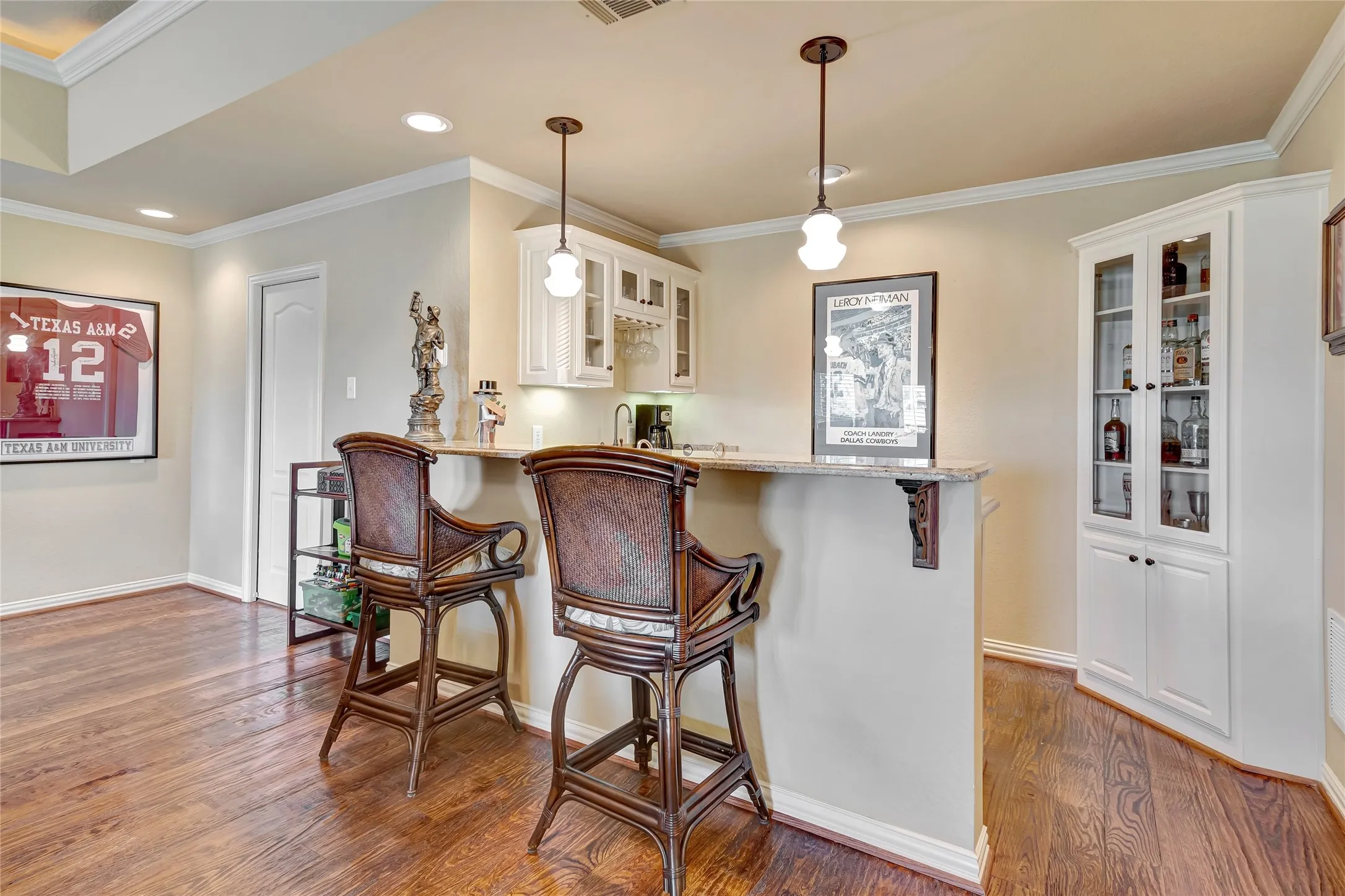 Single Family Residence For Sale in Tarrant County , 7613 Royal Troon Drive, Fort Worth, Texas 76179, 3 Bedroom, 4 Bathroom, 2 Garage spaces, 3,271 Sqft, built in 1998, mls#21364537, Real Estate Agent in Fort Worth, Homes For Sale in Tarrant county, Homes For Sale in Fort Worth, Realtor in Fort Worth Texas, Real Estate Brokerage Independent Realty Texas, Luminita Cordes Realtor