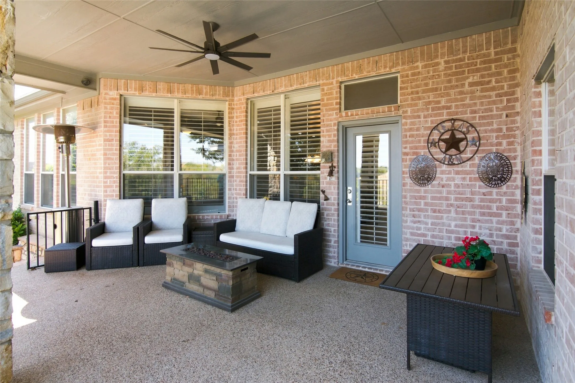 Single Family Residence For Sale in Tarrant County , 7613 Royal Troon Drive, Fort Worth, Texas 76179, 3 Bedroom, 4 Bathroom, 2 Garage spaces, 3,271 Sqft, built in 1998, mls#21364537, Real Estate Agent in Fort Worth, Homes For Sale in Tarrant county, Homes For Sale in Fort Worth, Realtor in Fort Worth Texas, Real Estate Brokerage Independent Realty Texas, Luminita Cordes Realtor