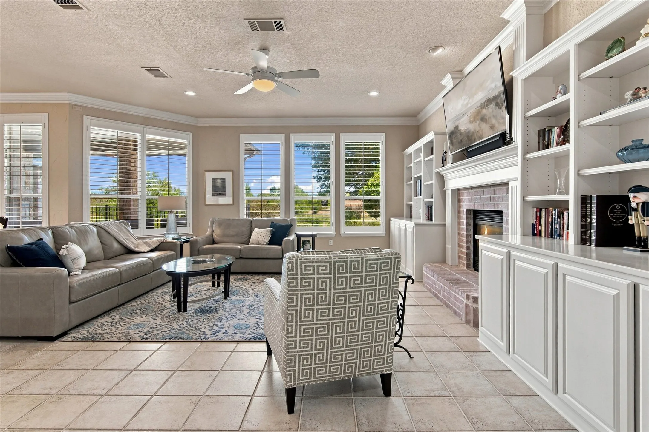 Single Family Residence For Sale in Tarrant County , 7613 Royal Troon Drive, Fort Worth, Texas 76179, 3 Bedroom, 4 Bathroom, 2 Garage spaces, 3,271 Sqft, built in 1998, mls#21364537, Real Estate Agent in Fort Worth, Homes For Sale in Tarrant county, Homes For Sale in Fort Worth, Realtor in Fort Worth Texas, Real Estate Brokerage Independent Realty Texas, Luminita Cordes Realtor