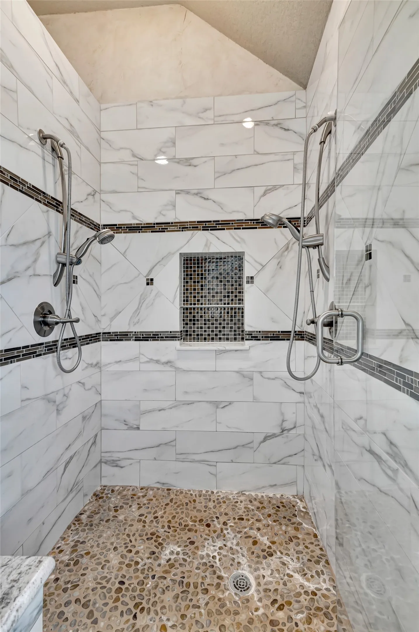 Single Family Residence For Sale in Tarrant County , 7613 Royal Troon Drive, Fort Worth, Texas 76179, 3 Bedroom, 4 Bathroom, 2 Garage spaces, 3,271 Sqft, built in 1998, mls#21364537, Real Estate Agent in Fort Worth, Homes For Sale in Tarrant county, Homes For Sale in Fort Worth, Realtor in Fort Worth Texas, Real Estate Brokerage Independent Realty Texas, Luminita Cordes Realtor