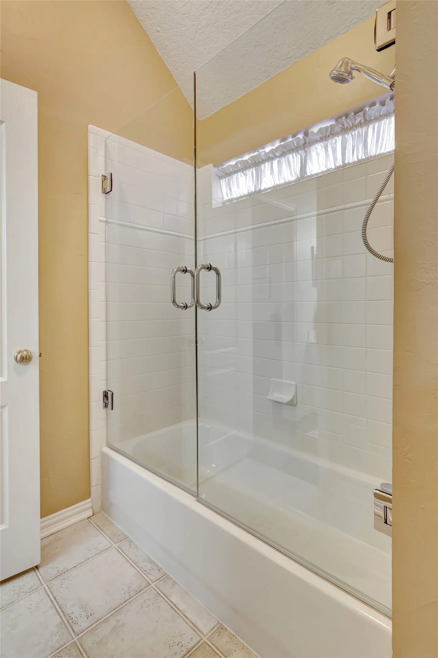 Single Family Residence For Sale in Tarrant County , 7613 Royal Troon Drive, Fort Worth, Texas 76179, 3 Bedroom, 4 Bathroom, 2 Garage spaces, 3,271 Sqft, built in 1998, mls#21364537, Real Estate Agent in Fort Worth, Homes For Sale in Tarrant county, Homes For Sale in Fort Worth, Realtor in Fort Worth Texas, Real Estate Brokerage Independent Realty Texas, Luminita Cordes Realtor