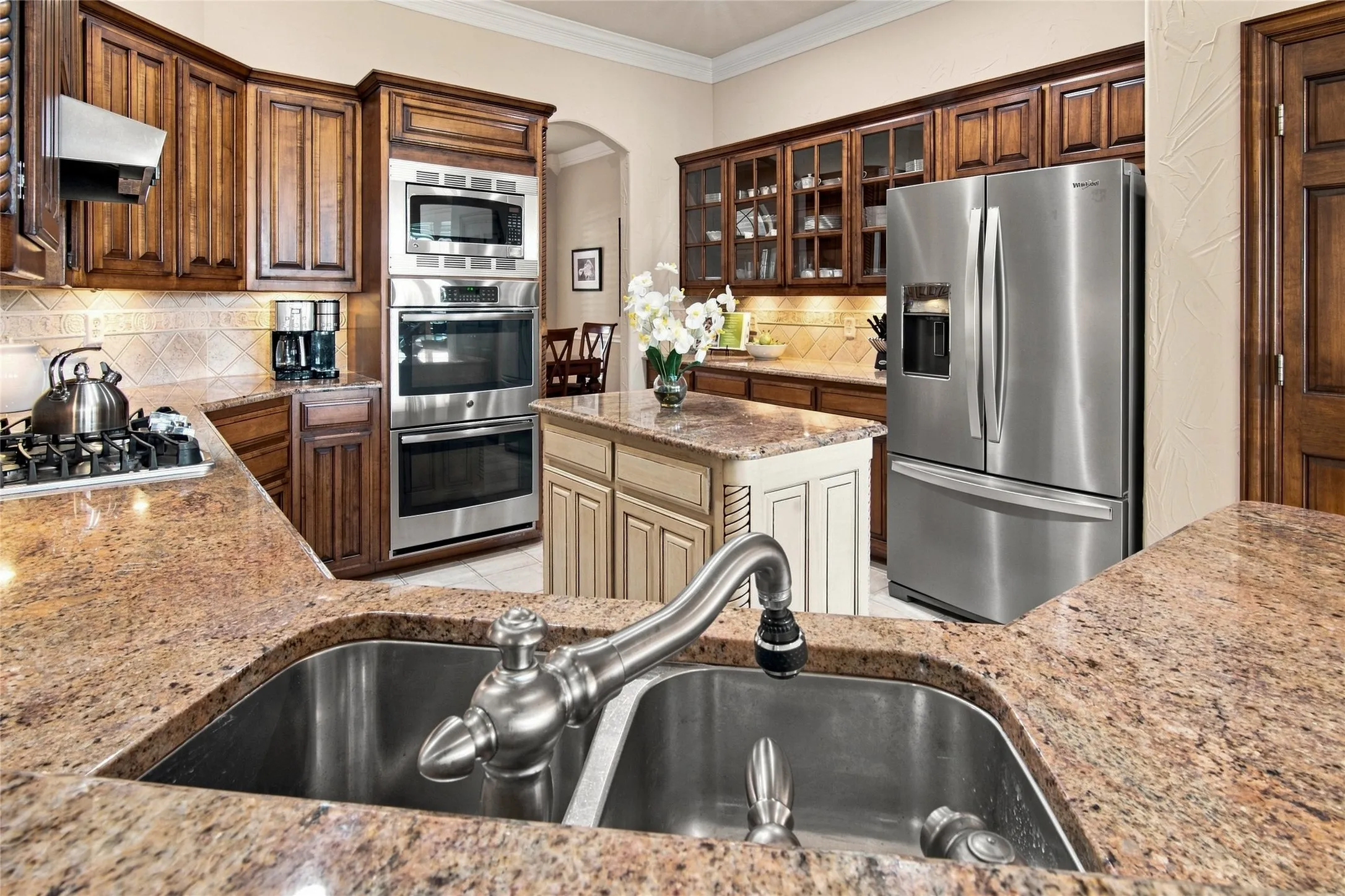 Single Family Residence For Sale in Tarrant County , 7613 Royal Troon Drive, Fort Worth, Texas 76179, 3 Bedroom, 4 Bathroom, 2 Garage spaces, 3,271 Sqft, built in 1998, mls#21364537, Real Estate Agent in Fort Worth, Homes For Sale in Tarrant county, Homes For Sale in Fort Worth, Realtor in Fort Worth Texas, Real Estate Brokerage Independent Realty Texas, Luminita Cordes Realtor