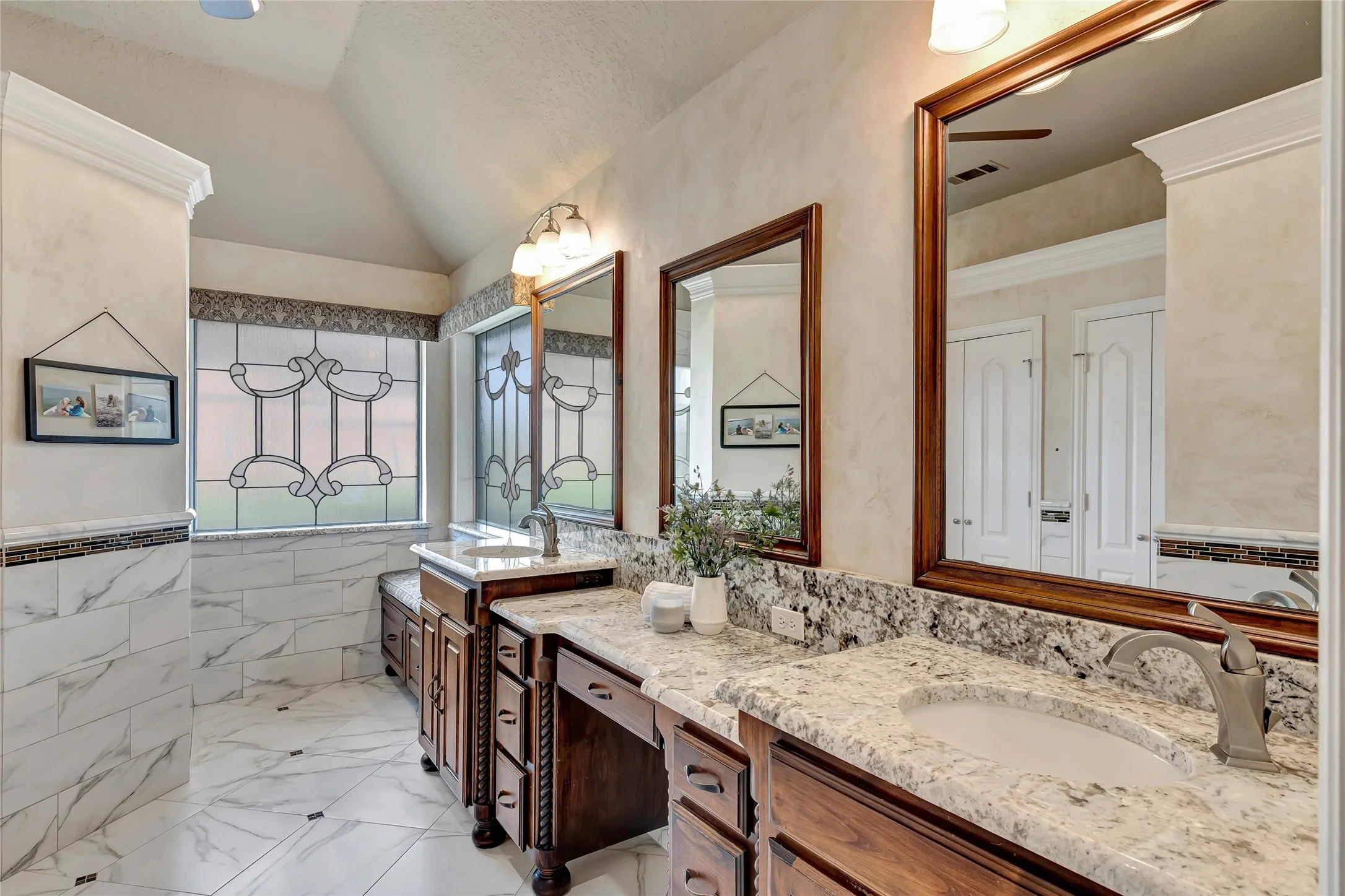 Single Family Residence For Sale in Tarrant County , 7613 Royal Troon Drive, Fort Worth, Texas 76179, 3 Bedroom, 4 Bathroom, 2 Garage spaces, 3,271 Sqft, built in 1998, mls#21364537, Real Estate Agent in Fort Worth, Homes For Sale in Tarrant county, Homes For Sale in Fort Worth, Realtor in Fort Worth Texas, Real Estate Brokerage Independent Realty Texas, Luminita Cordes Realtor