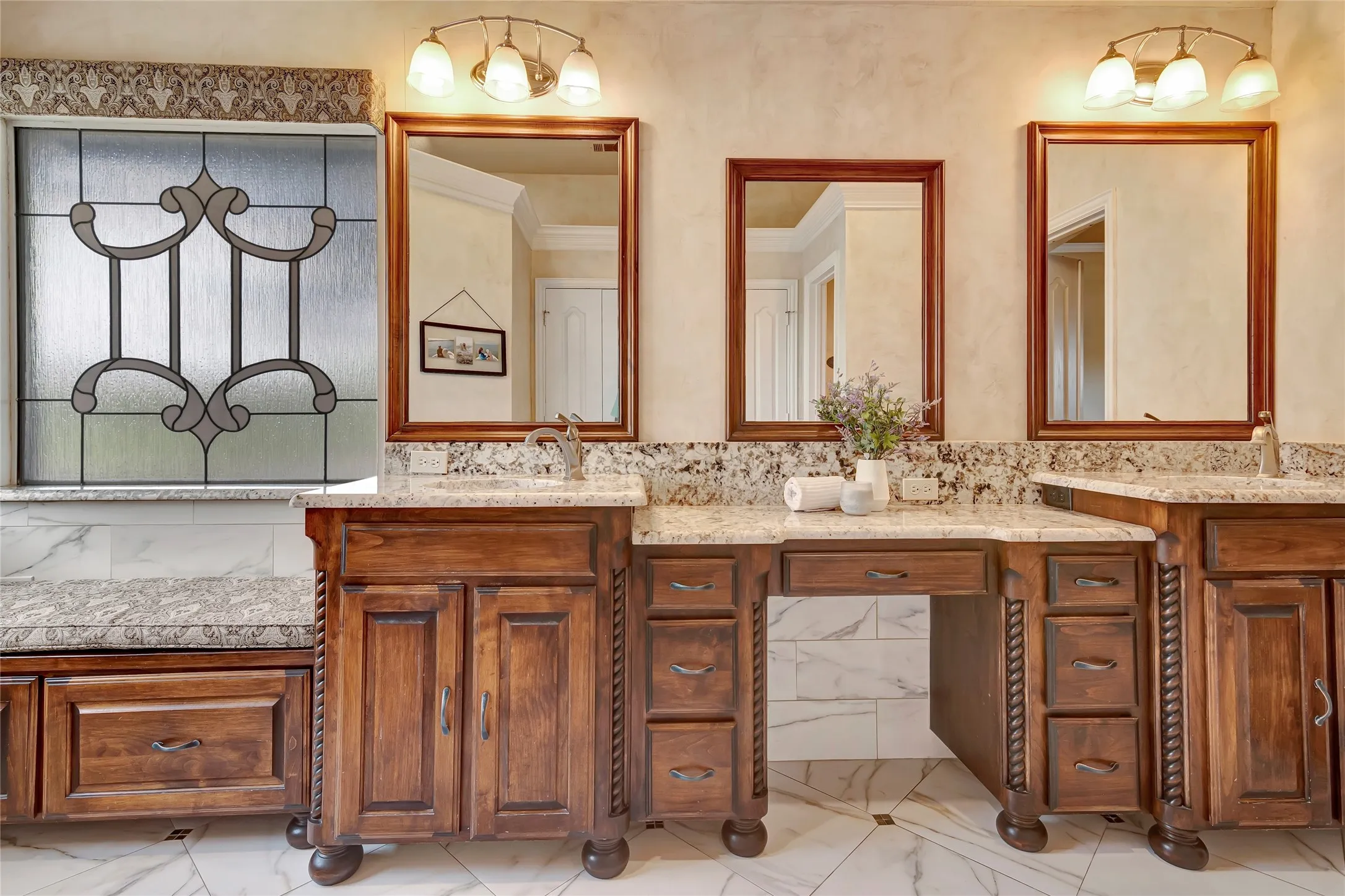 Single Family Residence For Sale in Tarrant County , 7613 Royal Troon Drive, Fort Worth, Texas 76179, 3 Bedroom, 4 Bathroom, 2 Garage spaces, 3,271 Sqft, built in 1998, mls#21364537, Real Estate Agent in Fort Worth, Homes For Sale in Tarrant county, Homes For Sale in Fort Worth, Realtor in Fort Worth Texas, Real Estate Brokerage Independent Realty Texas, Luminita Cordes Realtor