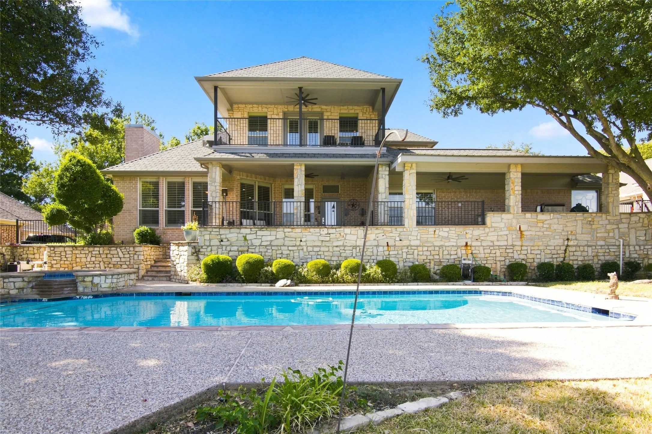 Single Family Residence For Sale in Tarrant County , 7613 Royal Troon Drive, Fort Worth, Texas 76179, 3 Bedroom, 4 Bathroom, 2 Garage spaces, 3,271 Sqft, built in 1998, mls#21364537, Real Estate Agent in Fort Worth, Homes For Sale in Tarrant county, Homes For Sale in Fort Worth, Realtor in Fort Worth Texas, Real Estate Brokerage Independent Realty Texas, Luminita Cordes Realtor