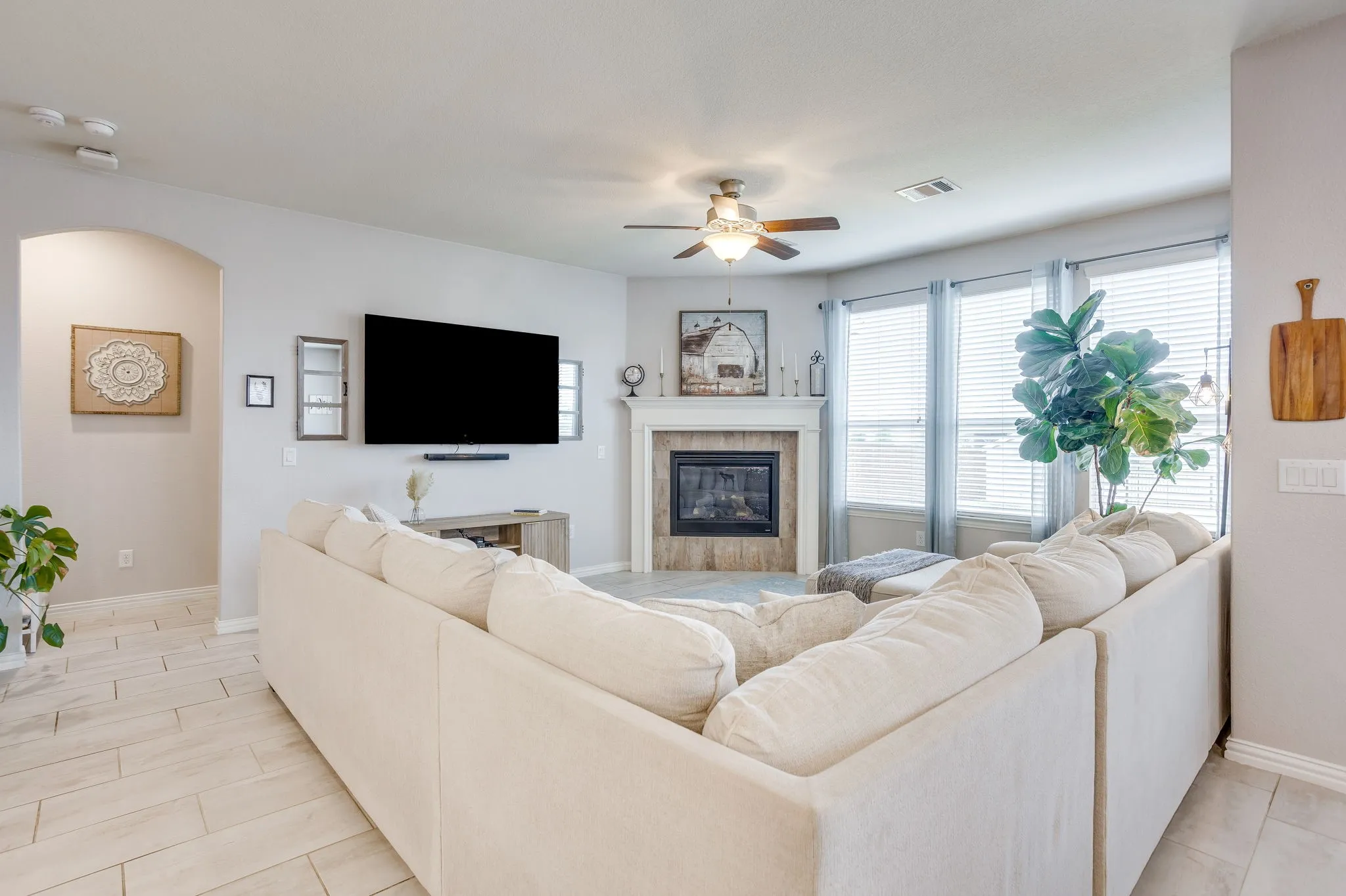 Single Family Residence For Sale in Johnson County , 3508 Weyburn Drive, Mansfield, Texas 76084, 4 Bedroom, 3 Bathroom, 2 Garage spaces, 3,152 Sqft, built in 2018, mls#21362728, Real Estate Agent in Mansfield, Homes For Sale in Johnson county, Homes For Sale in Mansfield, Realtor in Mansfield Texas, Real Estate Brokerage Independent Realty Texas, Luminita Cordes Realtor