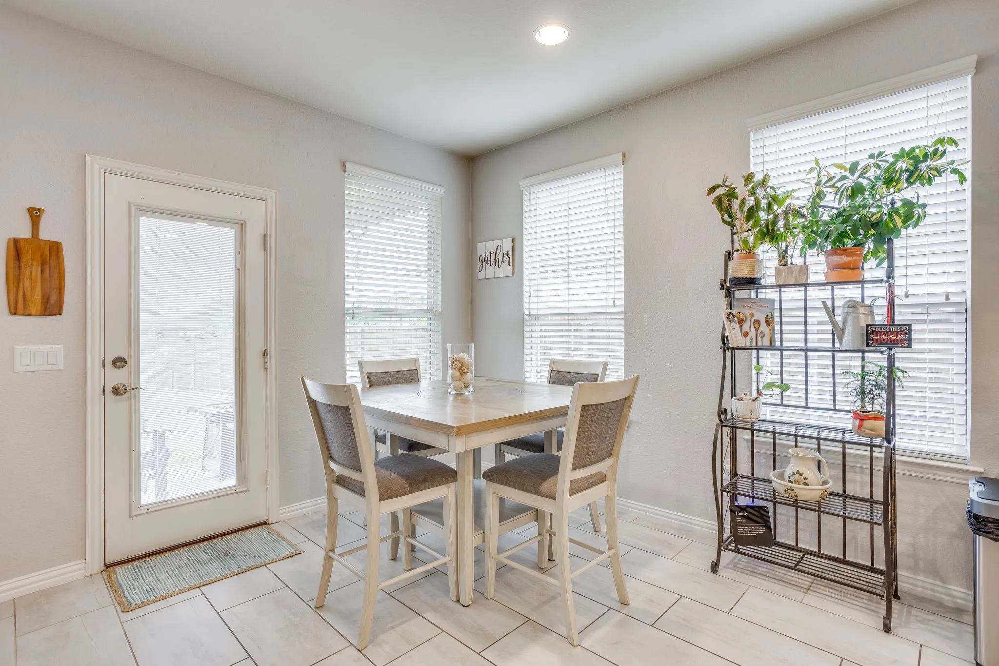 Single Family Residence For Sale in Johnson County , 3508 Weyburn Drive, Mansfield, Texas 76084, 4 Bedroom, 3 Bathroom, 2 Garage spaces, 3,152 Sqft, built in 2018, mls#21362728, Real Estate Agent in Mansfield, Homes For Sale in Johnson county, Homes For Sale in Mansfield, Realtor in Mansfield Texas, Real Estate Brokerage Independent Realty Texas, Luminita Cordes Realtor