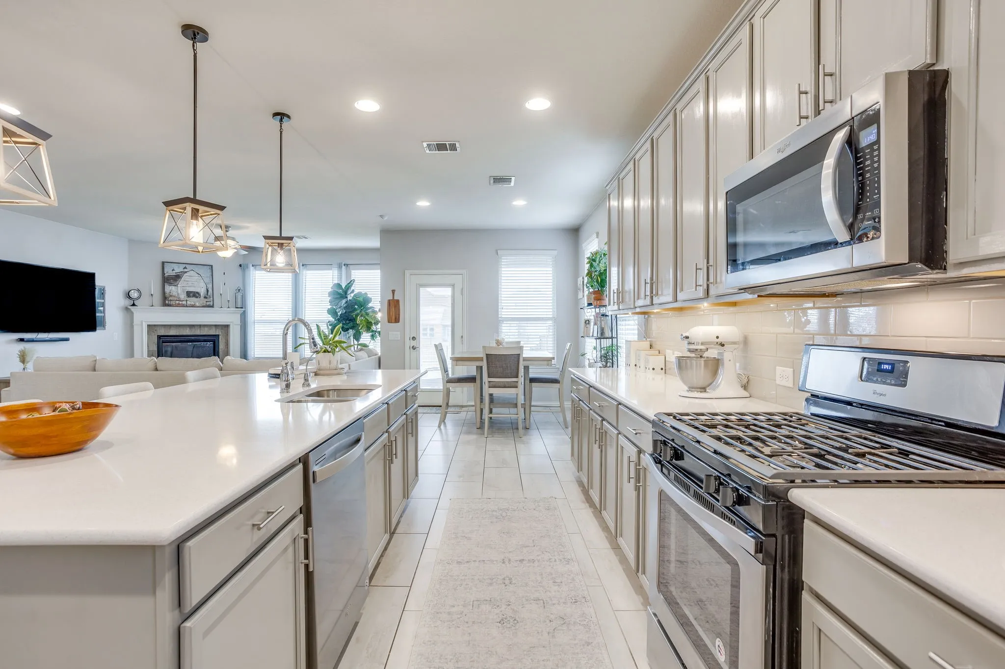Single Family Residence For Sale in Johnson County , 3508 Weyburn Drive, Mansfield, Texas 76084, 4 Bedroom, 3 Bathroom, 2 Garage spaces, 3,152 Sqft, built in 2018, mls#21362728, Real Estate Agent in Mansfield, Homes For Sale in Johnson county, Homes For Sale in Mansfield, Realtor in Mansfield Texas, Real Estate Brokerage Independent Realty Texas, Luminita Cordes Realtor