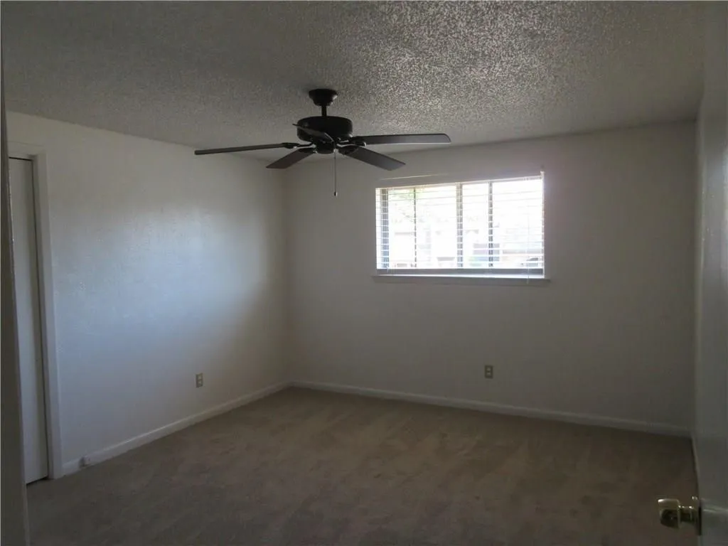 Duplex For Rent in Dallas County , 113 Shadybrook Drive, De Soto, Texas 75115, 3 Bedroom, 3 Bathroom, 2 Garage spaces, 1,403 Sqft, built in 1975, mls#21365916, Real Estate Agent in De Soto, Homes For Rent in Dallas county, Homes For Rent in De Soto, Realtor in De Soto Texas, Real Estate Brokerage Independent Realty Texas, Luminita Cordes Realtor