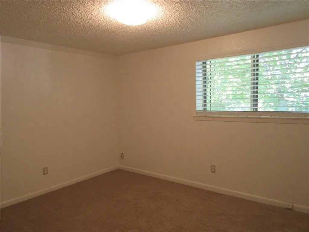 Duplex For Rent in Dallas County , 113 Shadybrook Drive, De Soto, Texas 75115, 3 Bedroom, 3 Bathroom, 2 Garage spaces, 1,403 Sqft, built in 1975, mls#21365916, Real Estate Agent in De Soto, Homes For Rent in Dallas county, Homes For Rent in De Soto, Realtor in De Soto Texas, Real Estate Brokerage Independent Realty Texas, Luminita Cordes Realtor