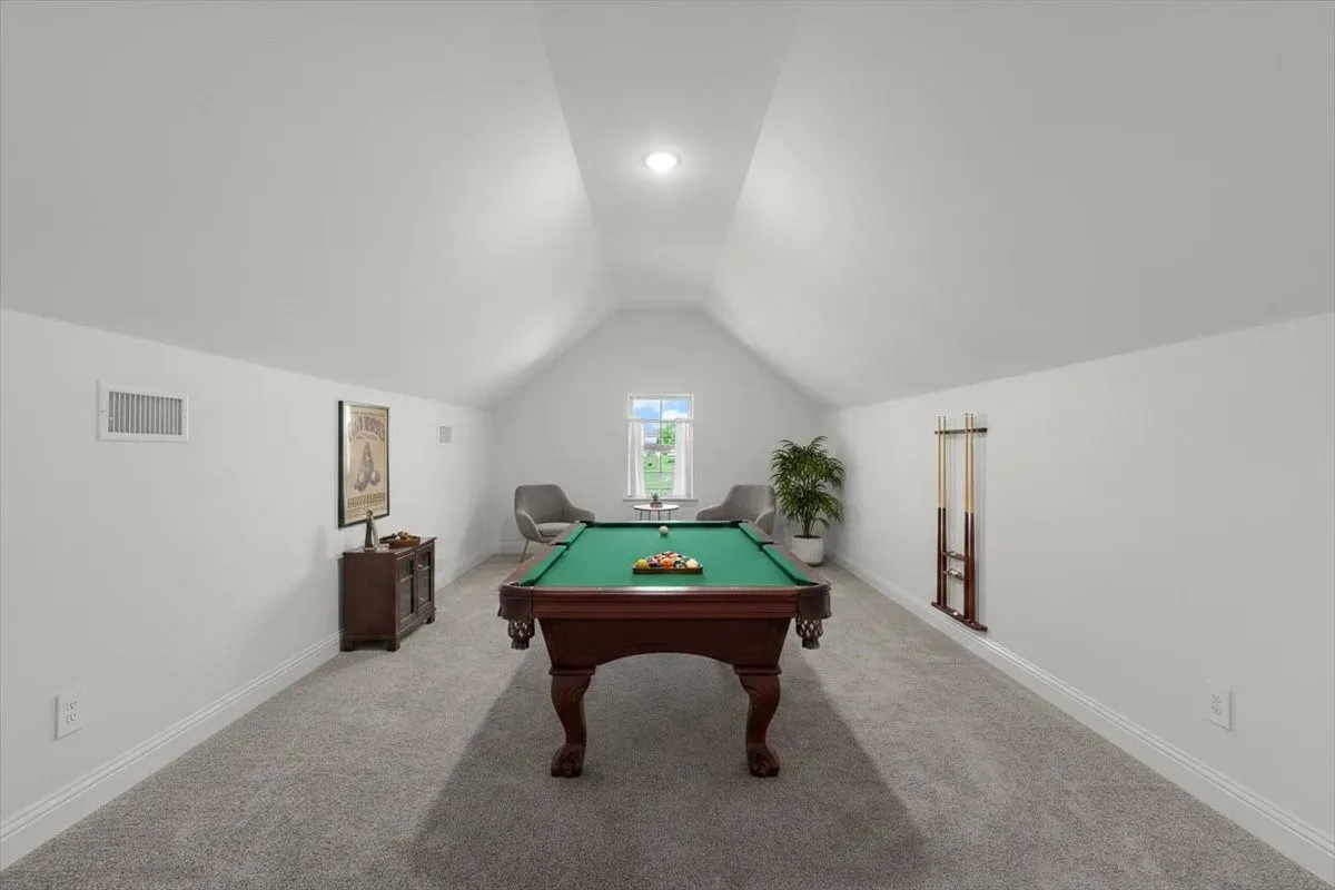 Virtually staged bonus room