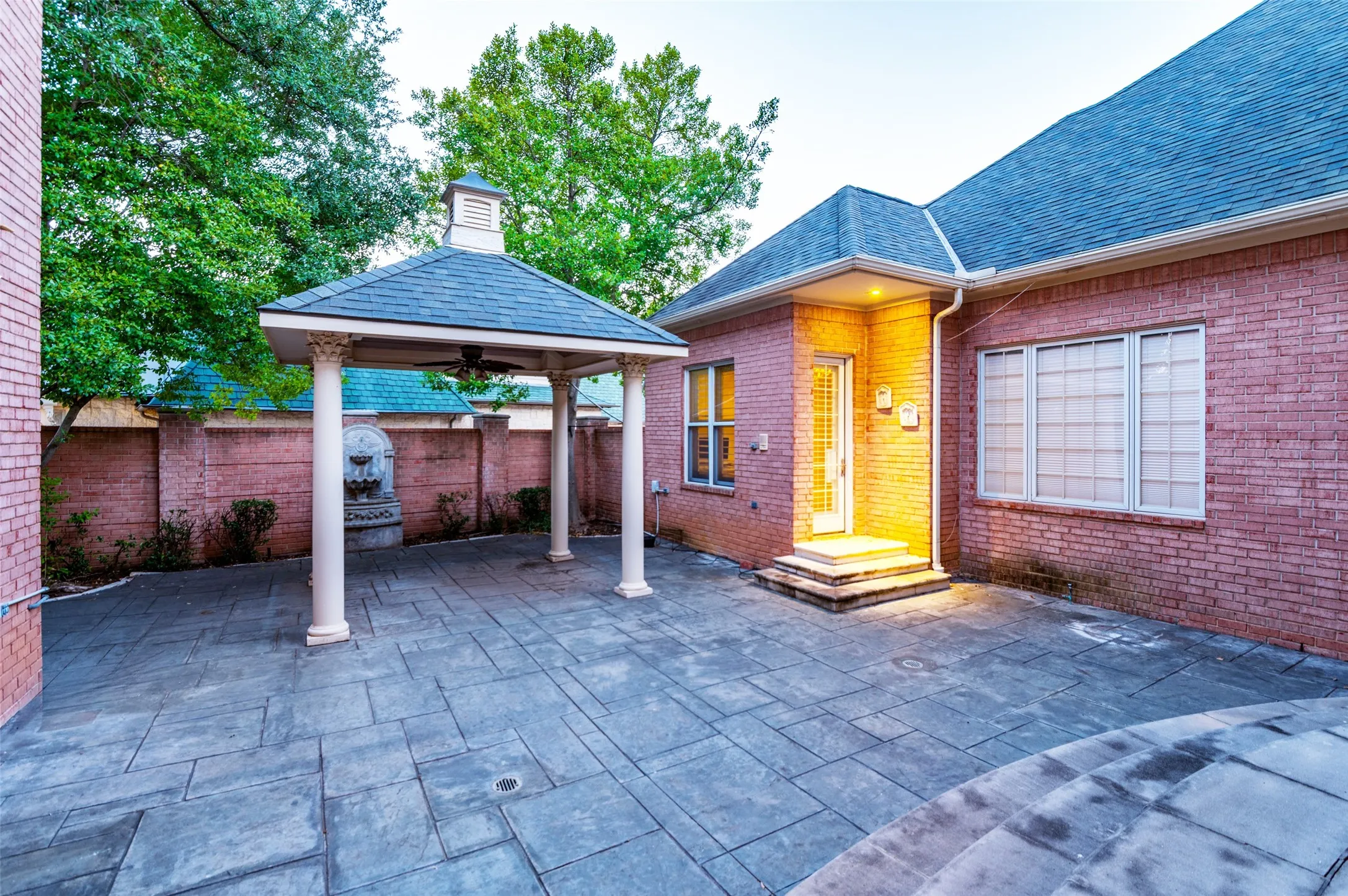 Single Family Residence For Sale in Collin County , 5544 Riverton Court, Plano, Texas 75093, 4 Bedroom, 5 Bathroom, 3 Garage spaces, 5,015 Sqft, built in 1994, mls#21365743, Real Estate Agent in Plano, Homes For Sale in Collin county, Homes For Sale in Plano, Realtor in Plano Texas, Real Estate Brokerage Independent Realty Texas, Luminita Cordes Realtor