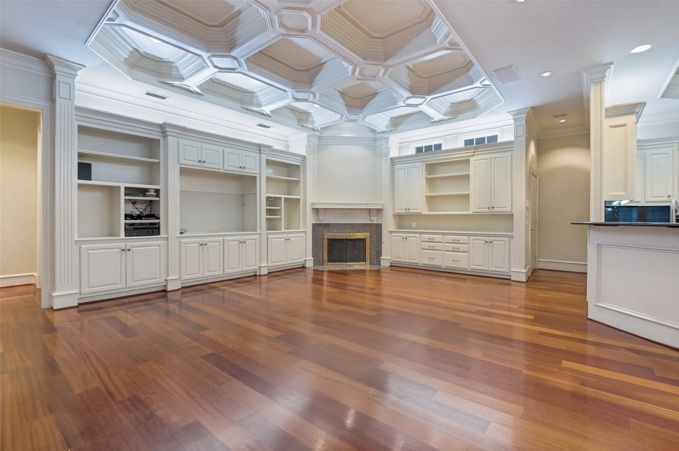 Single Family Residence For Sale in Collin County , 5544 Riverton Court, Plano, Texas 75093, 4 Bedroom, 5 Bathroom, 3 Garage spaces, 5,015 Sqft, built in 1994, mls#21365743, Real Estate Agent in Plano, Homes For Sale in Collin county, Homes For Sale in Plano, Realtor in Plano Texas, Real Estate Brokerage Independent Realty Texas, Luminita Cordes Realtor