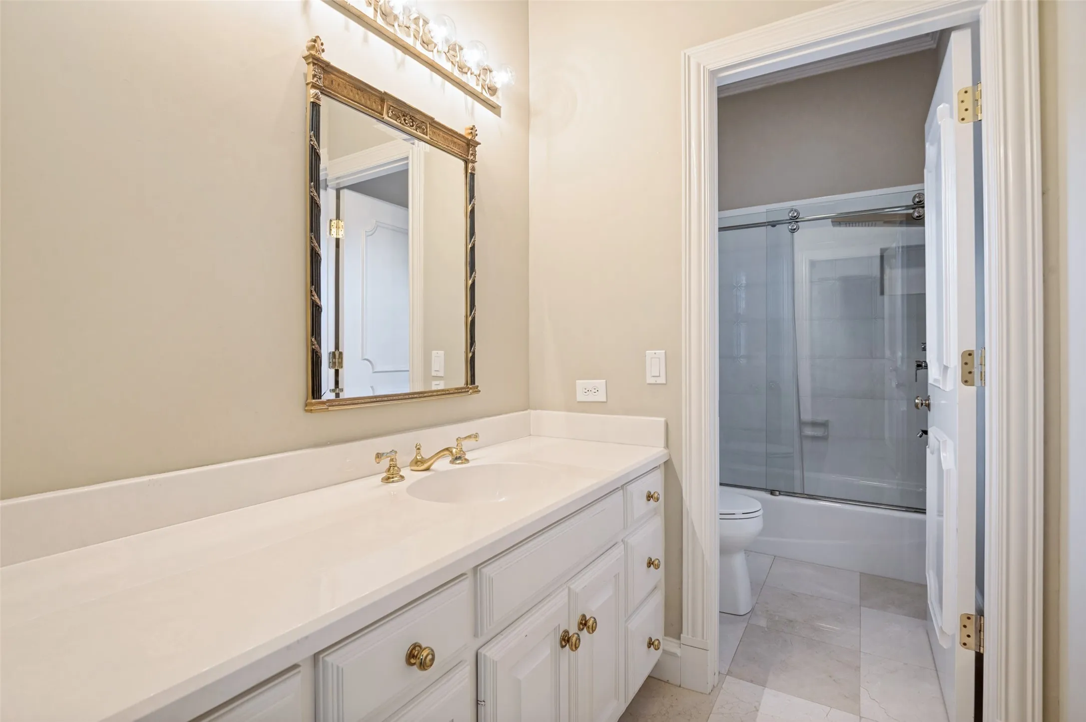 Single Family Residence For Sale in Collin County , 5544 Riverton Court, Plano, Texas 75093, 4 Bedroom, 5 Bathroom, 3 Garage spaces, 5,015 Sqft, built in 1994, mls#21365743, Real Estate Agent in Plano, Homes For Sale in Collin county, Homes For Sale in Plano, Realtor in Plano Texas, Real Estate Brokerage Independent Realty Texas, Luminita Cordes Realtor