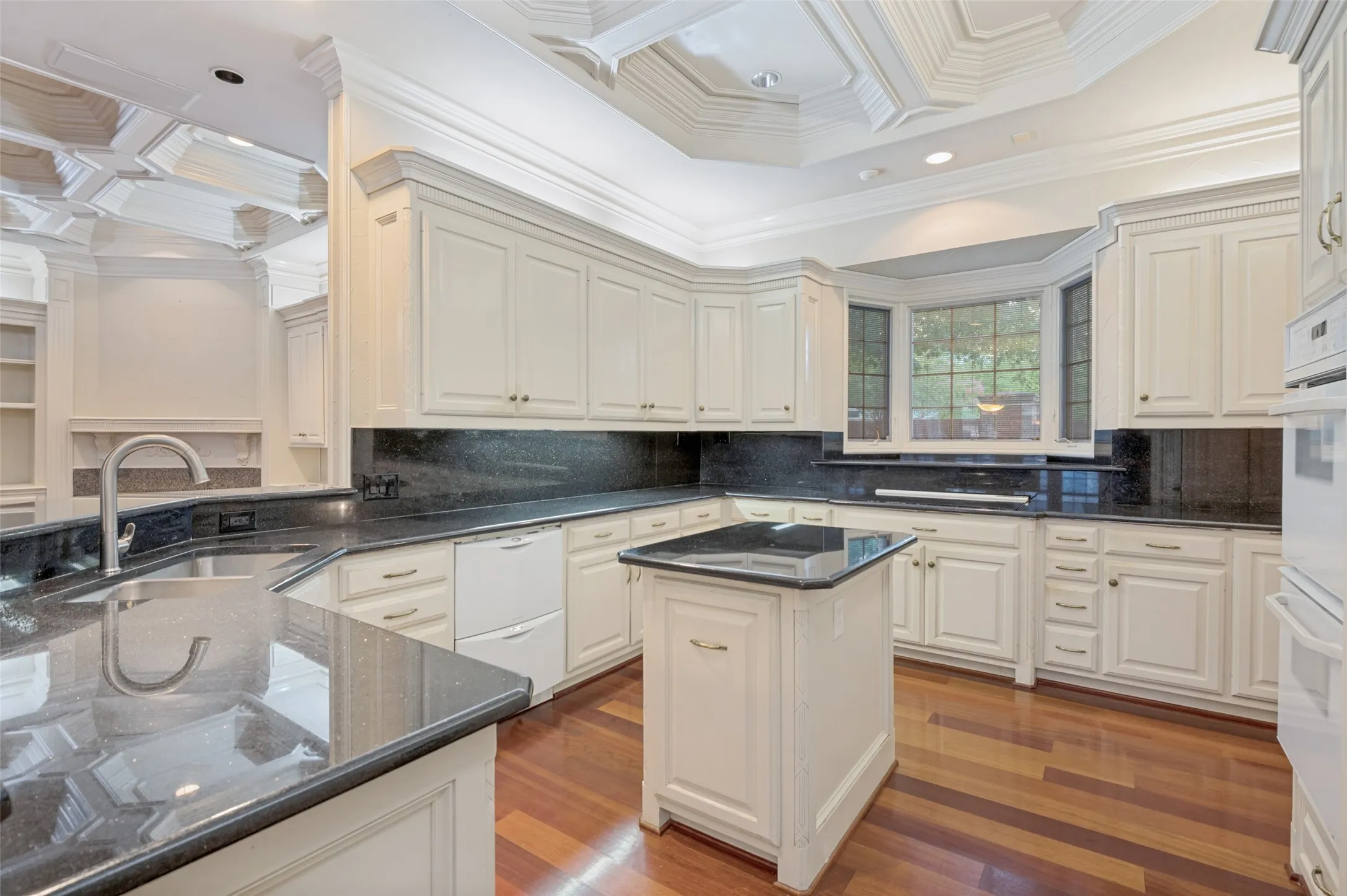 Single Family Residence For Sale in Collin County , 5544 Riverton Court, Plano, Texas 75093, 4 Bedroom, 5 Bathroom, 3 Garage spaces, 5,015 Sqft, built in 1994, mls#21365743, Real Estate Agent in Plano, Homes For Sale in Collin county, Homes For Sale in Plano, Realtor in Plano Texas, Real Estate Brokerage Independent Realty Texas, Luminita Cordes Realtor