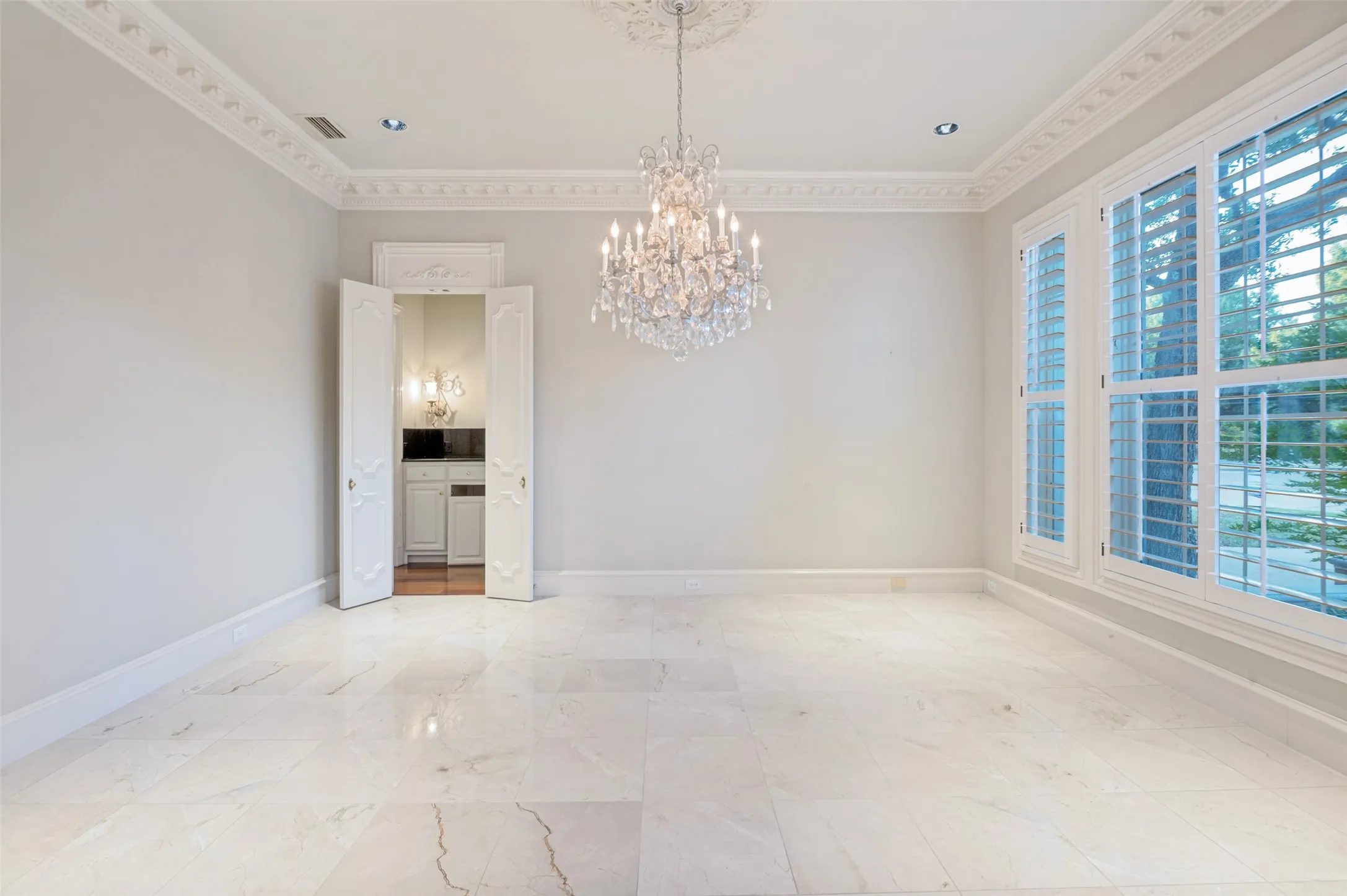 Single Family Residence For Sale in Collin County , 5544 Riverton Court, Plano, Texas 75093, 4 Bedroom, 5 Bathroom, 3 Garage spaces, 5,015 Sqft, built in 1994, mls#21365743, Real Estate Agent in Plano, Homes For Sale in Collin county, Homes For Sale in Plano, Realtor in Plano Texas, Real Estate Brokerage Independent Realty Texas, Luminita Cordes Realtor