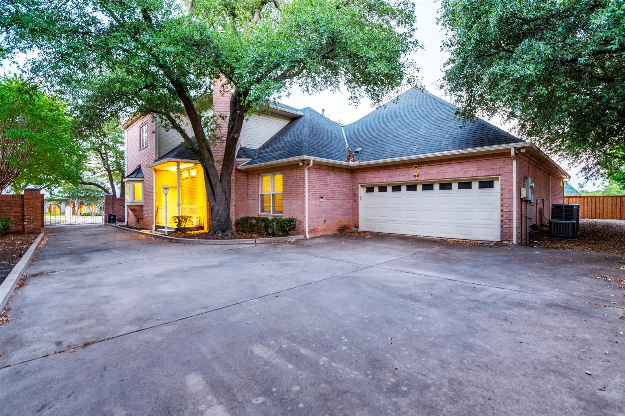 Single Family Residence For Sale in Collin County , 5544 Riverton Court, Plano, Texas 75093, 4 Bedroom, 5 Bathroom, 3 Garage spaces, 5,015 Sqft, built in 1994, mls#21365743, Real Estate Agent in Plano, Homes For Sale in Collin county, Homes For Sale in Plano, Realtor in Plano Texas, Real Estate Brokerage Independent Realty Texas, Luminita Cordes Realtor