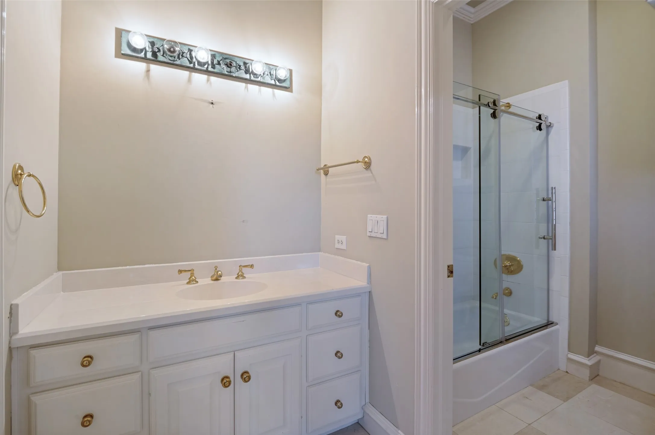 Single Family Residence For Sale in Collin County , 5544 Riverton Court, Plano, Texas 75093, 4 Bedroom, 5 Bathroom, 3 Garage spaces, 5,015 Sqft, built in 1994, mls#21365743, Real Estate Agent in Plano, Homes For Sale in Collin county, Homes For Sale in Plano, Realtor in Plano Texas, Real Estate Brokerage Independent Realty Texas, Luminita Cordes Realtor