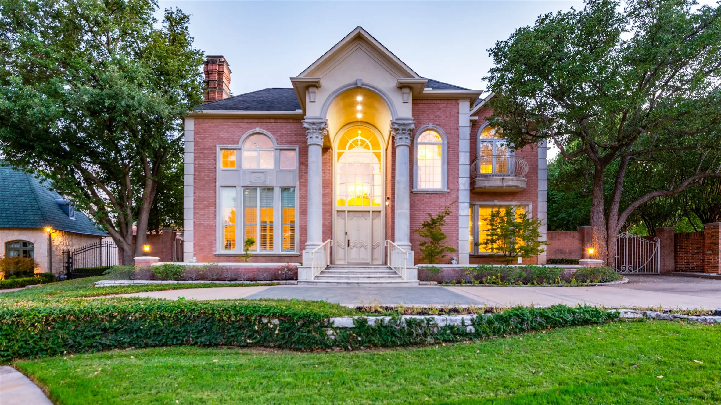 Single Family Residence For Sale in Collin County , 5544 Riverton Court, Plano, Texas 75093, 4 Bedroom, 5 Bathroom, 3 Garage spaces, 5,015 Sqft, built in 1994, mls#21365743, Real Estate Agent in Plano, Homes For Sale in Collin county, Homes For Sale in Plano, Realtor in Plano Texas, Real Estate Brokerage Independent Realty Texas, Luminita Cordes Realtor