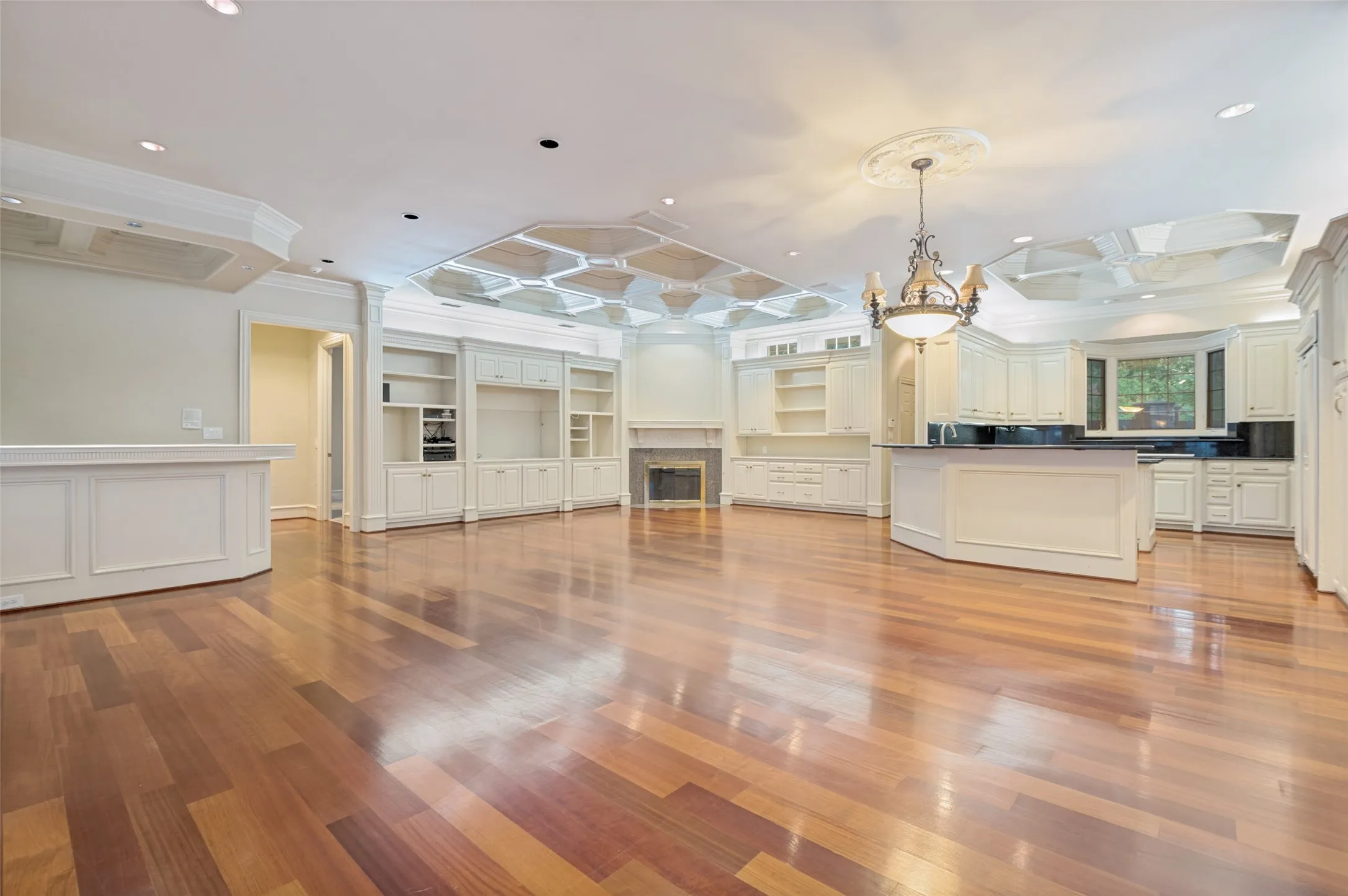 Single Family Residence For Sale in Collin County , 5544 Riverton Court, Plano, Texas 75093, 4 Bedroom, 5 Bathroom, 3 Garage spaces, 5,015 Sqft, built in 1994, mls#21365743, Real Estate Agent in Plano, Homes For Sale in Collin county, Homes For Sale in Plano, Realtor in Plano Texas, Real Estate Brokerage Independent Realty Texas, Luminita Cordes Realtor
