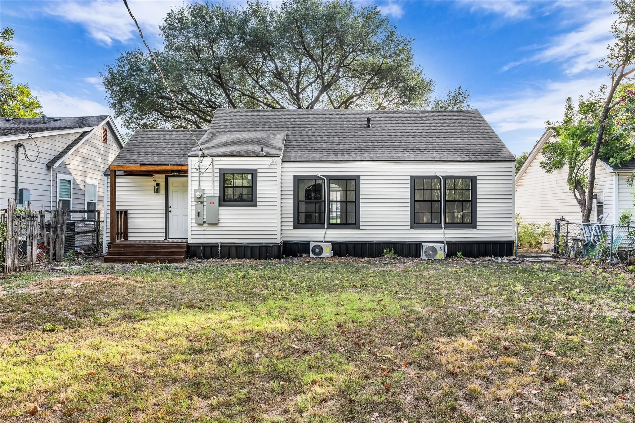 Single Family Residence For Sale in Mc Lennan County , 916 N 31st Street, Waco, Texas 76707, 2 Bedroom, 1 Bathroom, 1 Garage spaces, 980 Sqft, built in 1940, mls#21364696, Real Estate Agent in Waco, Homes For Sale in Mc Lennan county, Homes For Sale in Waco, Realtor in Waco Texas, Real Estate Brokerage Independent Realty Texas, Luminita Cordes Realtor