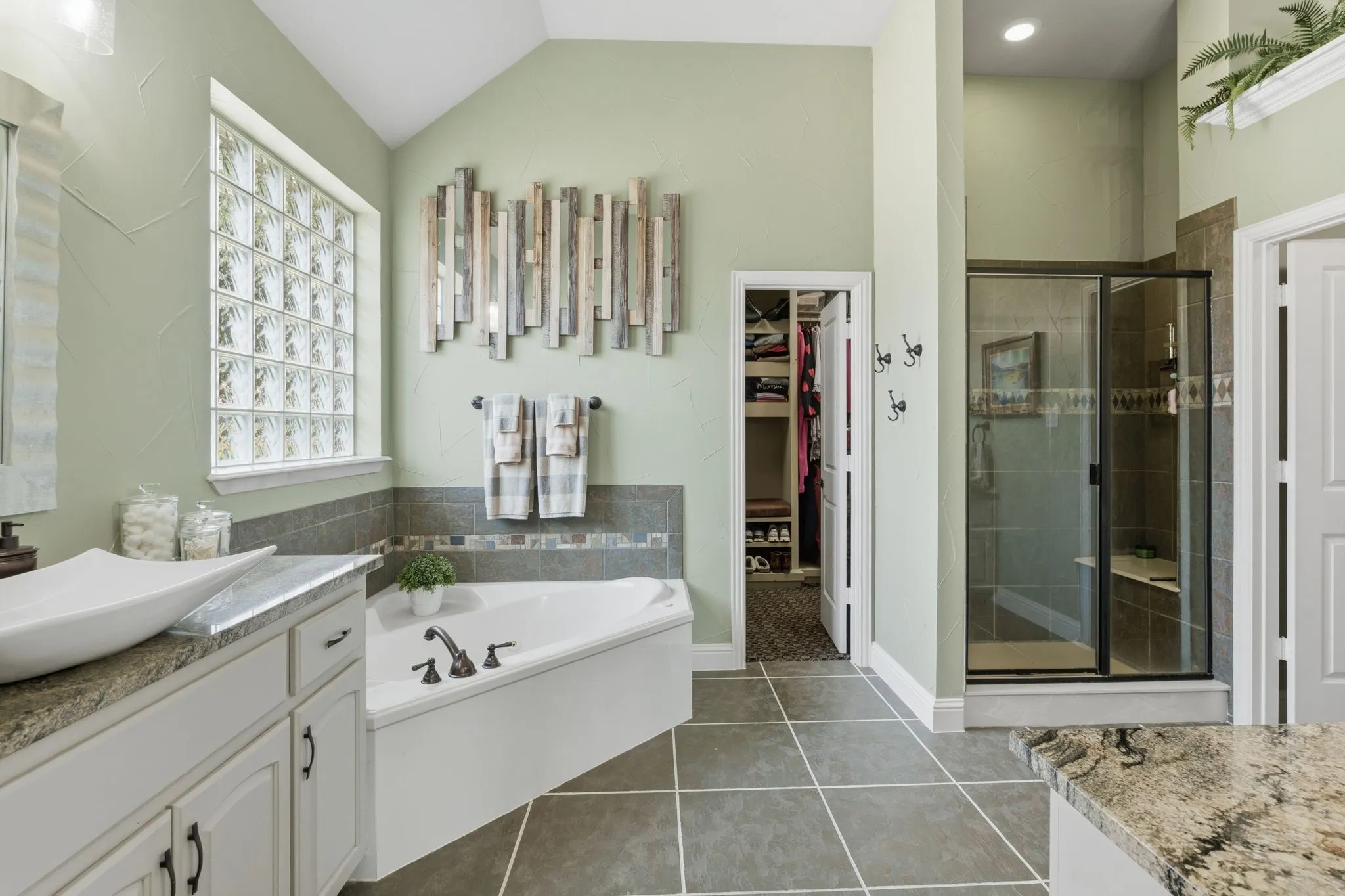 Single Family Residence For Sale in Collin County , 1000 Monticello Drive, Prosper, Texas 75078, 4 Bedroom, 3 Bathroom, 3 Garage spaces, 3,908 Sqft, built in 2005, mls#21356495, Real Estate Agent in Prosper, Homes For Sale in Collin county, Homes For Sale in Prosper, Realtor in Prosper Texas, Real Estate Brokerage Independent Realty Texas, Luminita Cordes Realtor
