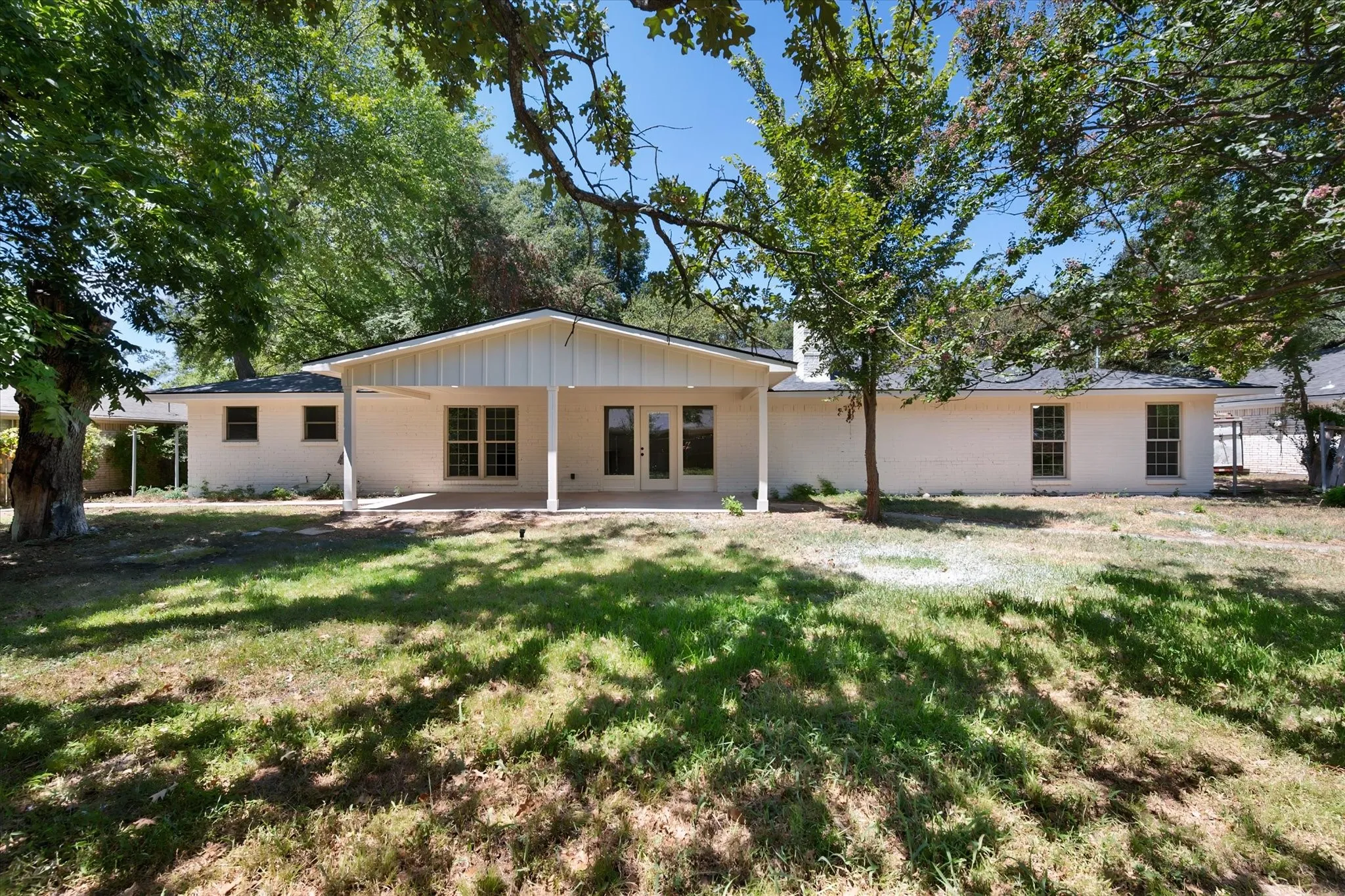 Single Family Residence For Sale in Navarro County , 1003 Woodcastle Drive, Corsicana, Texas 75110, 3 Bedroom, 2 Bathroom, Garage spaces, 2,160 Sqft, built in 1968, mls#21363782, Real Estate Agent in Corsicana, Homes For Sale in Navarro county, Homes For Sale in Corsicana, Realtor in Corsicana Texas, Real Estate Brokerage Independent Realty Texas, Luminita Cordes Realtor