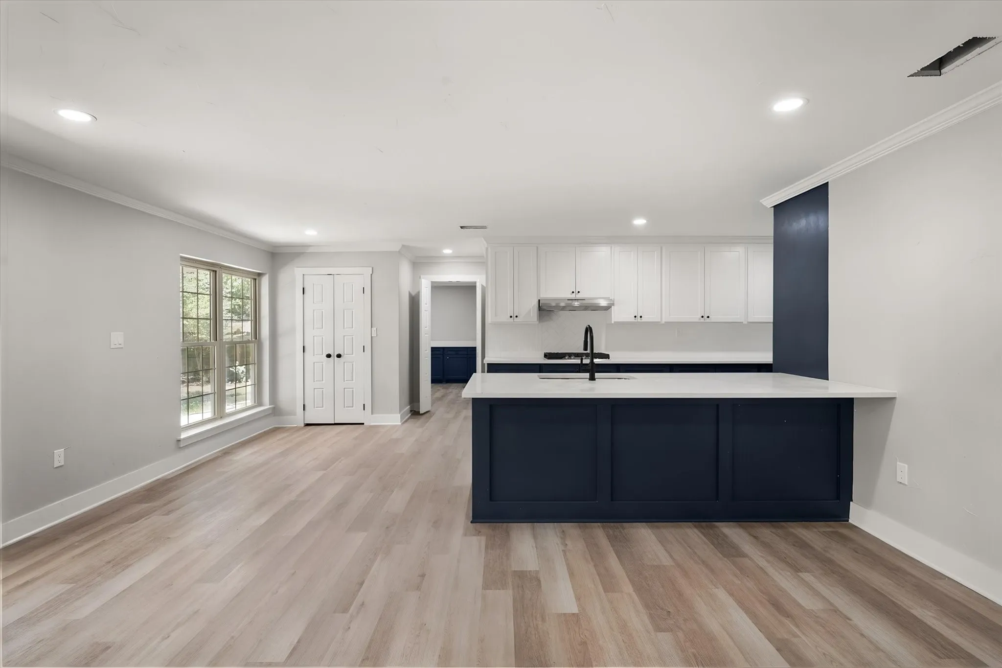 Single Family Residence For Sale in Navarro County , 1003 Woodcastle Drive, Corsicana, Texas 75110, 3 Bedroom, 2 Bathroom, Garage spaces, 2,160 Sqft, built in 1968, mls#21363782, Real Estate Agent in Corsicana, Homes For Sale in Navarro county, Homes For Sale in Corsicana, Realtor in Corsicana Texas, Real Estate Brokerage Independent Realty Texas, Luminita Cordes Realtor