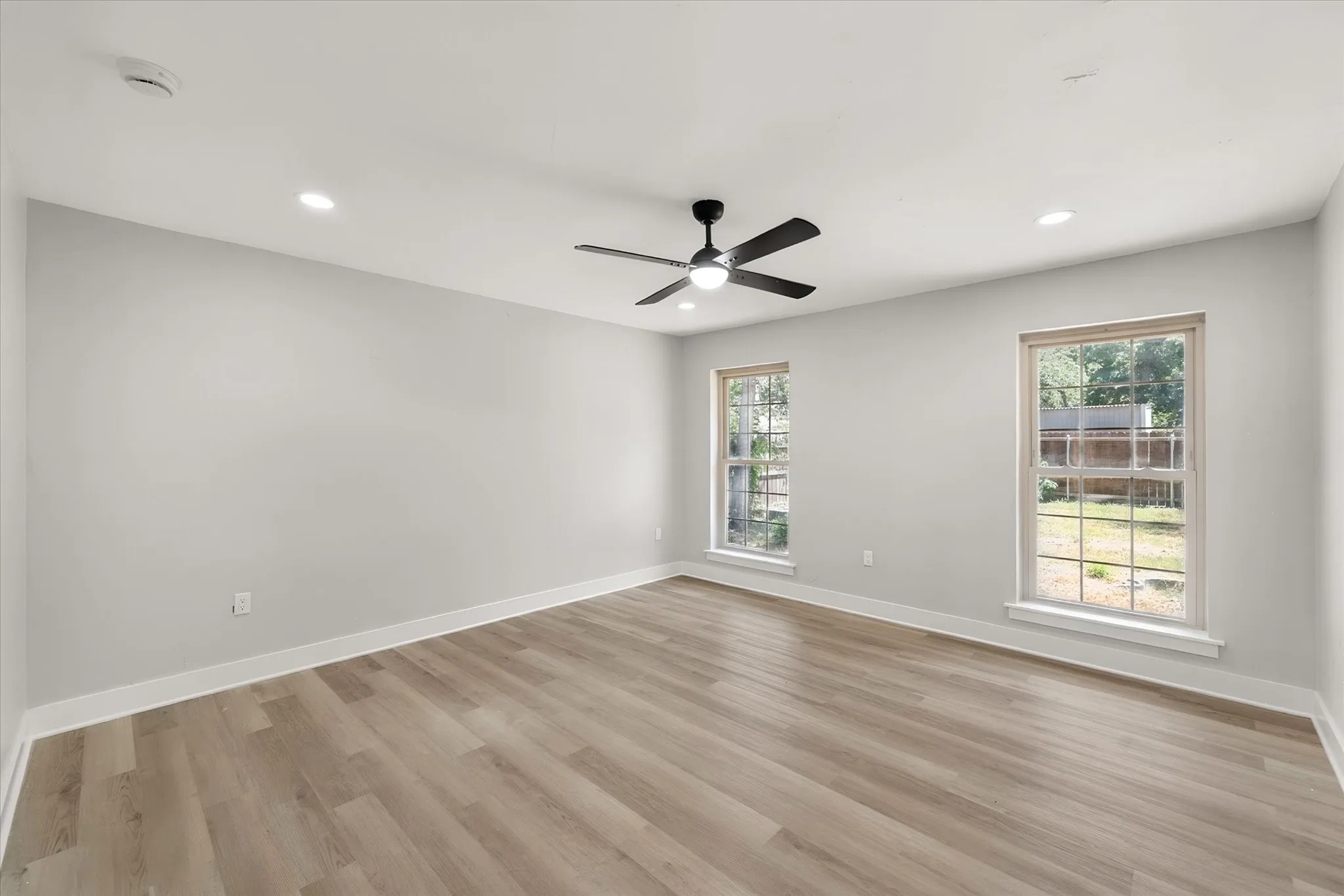 Single Family Residence For Sale in Navarro County , 1003 Woodcastle Drive, Corsicana, Texas 75110, 3 Bedroom, 2 Bathroom, Garage spaces, 2,160 Sqft, built in 1968, mls#21363782, Real Estate Agent in Corsicana, Homes For Sale in Navarro county, Homes For Sale in Corsicana, Realtor in Corsicana Texas, Real Estate Brokerage Independent Realty Texas, Luminita Cordes Realtor