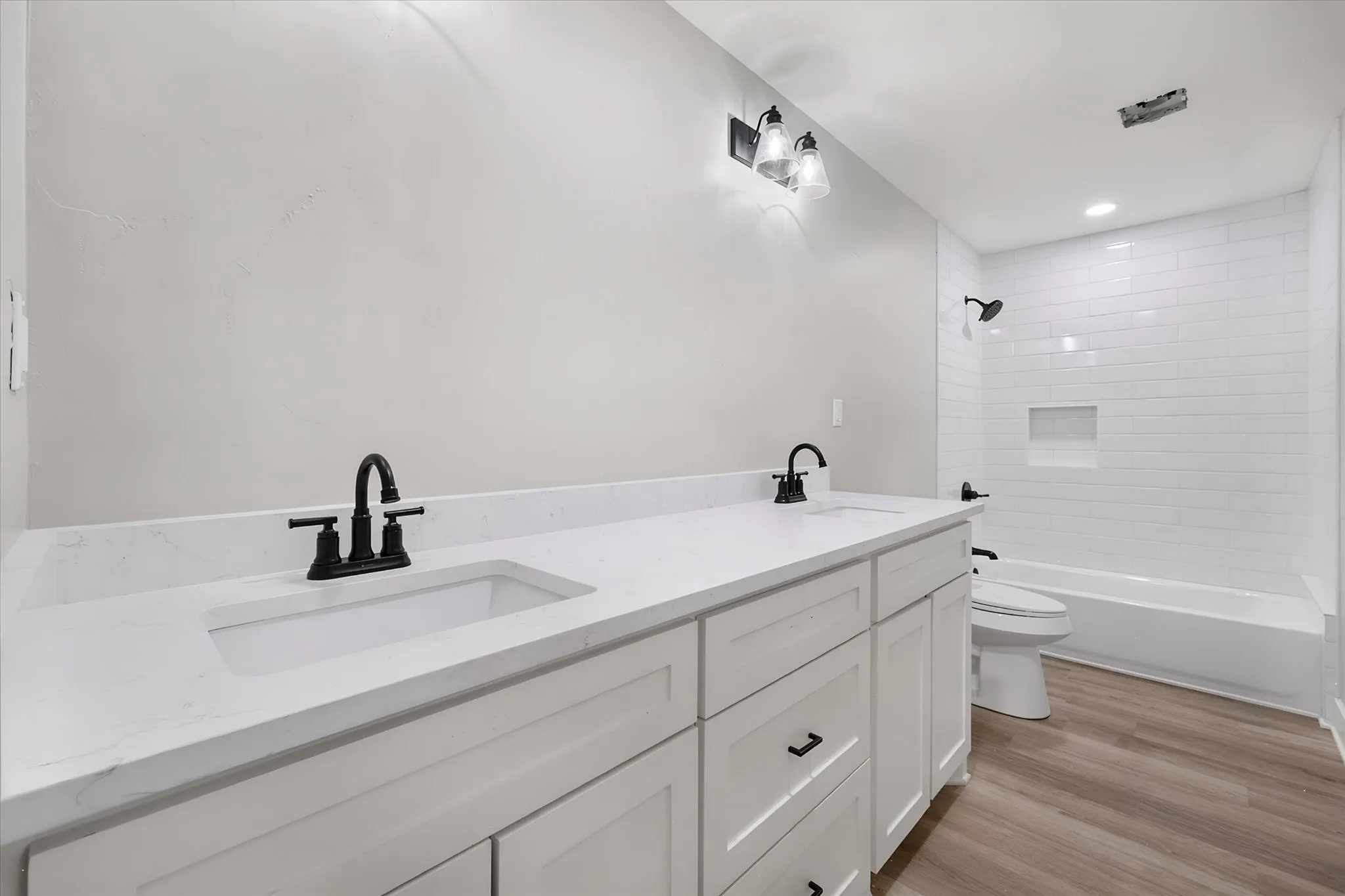 Single Family Residence For Sale in Navarro County , 1003 Woodcastle Drive, Corsicana, Texas 75110, 3 Bedroom, 2 Bathroom, Garage spaces, 2,160 Sqft, built in 1968, mls#21363782, Real Estate Agent in Corsicana, Homes For Sale in Navarro county, Homes For Sale in Corsicana, Realtor in Corsicana Texas, Real Estate Brokerage Independent Realty Texas, Luminita Cordes Realtor