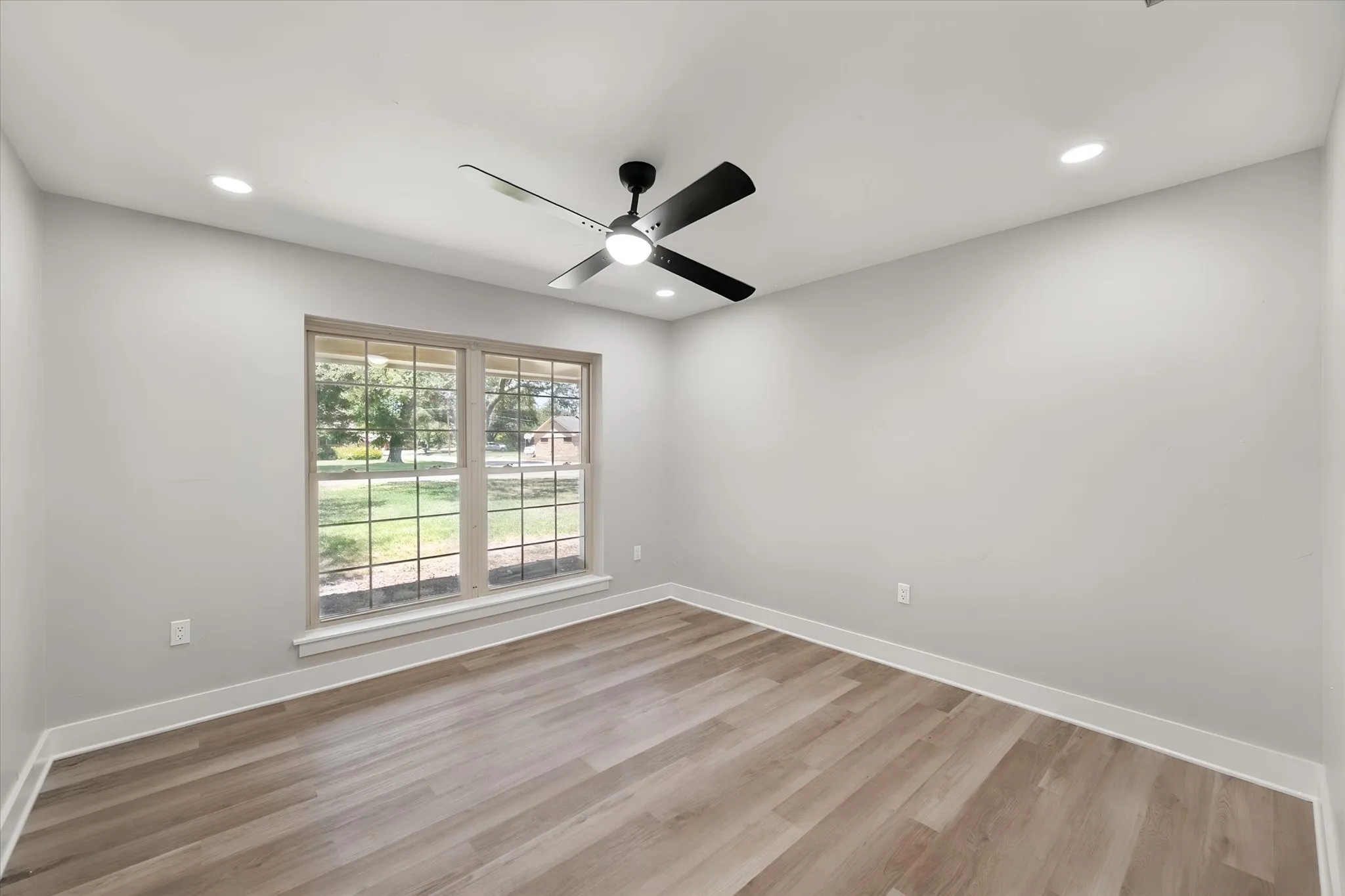 Single Family Residence For Sale in Navarro County , 1003 Woodcastle Drive, Corsicana, Texas 75110, 3 Bedroom, 2 Bathroom, Garage spaces, 2,160 Sqft, built in 1968, mls#21363782, Real Estate Agent in Corsicana, Homes For Sale in Navarro county, Homes For Sale in Corsicana, Realtor in Corsicana Texas, Real Estate Brokerage Independent Realty Texas, Luminita Cordes Realtor