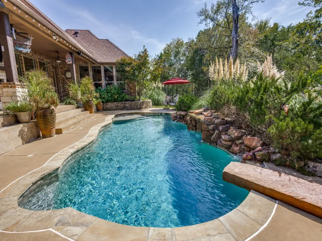 Single Family Residence For Sale in Grayson County , 87 Castle Pines Circle, Gordonville, Texas 76245, 4 Bedroom, 4 Bathroom, 2 Garage spaces, 3,657 Sqft, built in 2013, mls#21365099, Real Estate Agent in Gordonville, Homes For Sale in Grayson county, Homes For Sale in Gordonville, Realtor in Gordonville Texas, Real Estate Brokerage Independent Realty Texas, Luminita Cordes Realtor