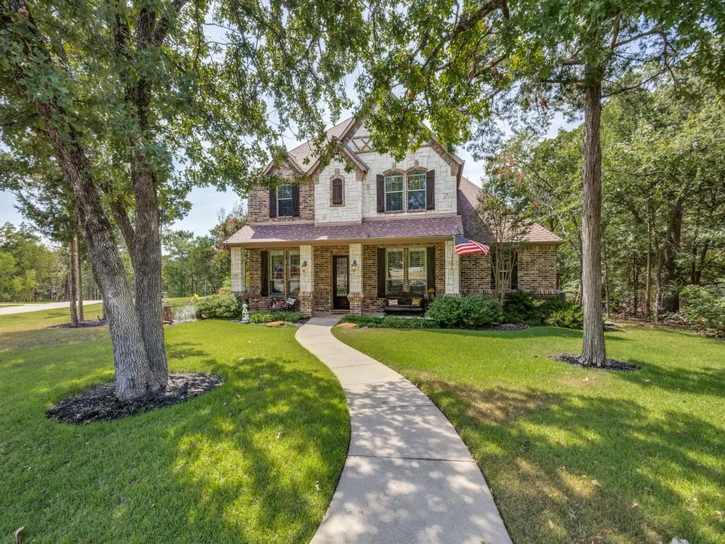 Single Family Residence For Sale in Grayson County , 87 Castle Pines Circle, Gordonville, Texas 76245, 4 Bedroom, 4 Bathroom, 2 Garage spaces, 3,657 Sqft, built in 2013, mls#21365099, Real Estate Agent in Gordonville, Homes For Sale in Grayson county, Homes For Sale in Gordonville, Realtor in Gordonville Texas, Real Estate Brokerage Independent Realty Texas, Luminita Cordes Realtor
