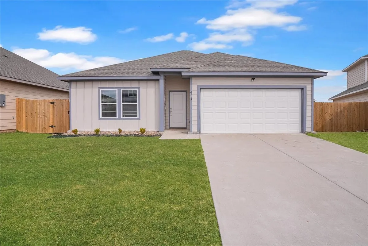 Single Family Residence For Rent in Hunt County , 4704 Delano Street, Greenville, Texas 75401, 3 Bedroom, 2 Bathroom, 2 Garage spaces, 1,379 Sqft, built in 2023, mls#21365827, Real Estate Agent in Greenville, Homes For Rent in Hunt county, Homes For Rent in Greenville, Realtor in Greenville Texas, Real Estate Brokerage Independent Realty Texas, Luminita Cordes Realtor