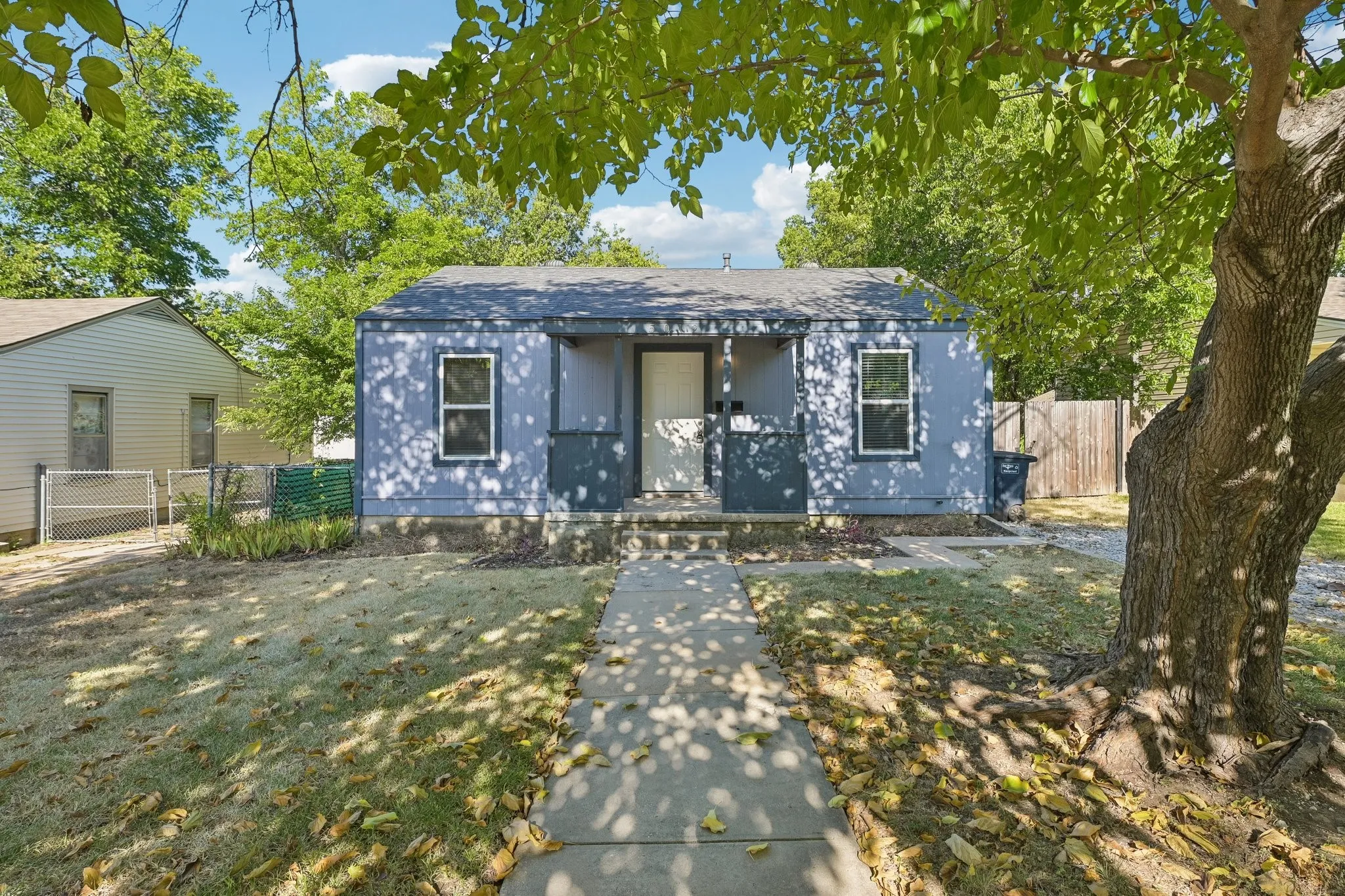 Single Family Residence For Sale in Tarrant County , 5012 Pamela Drive, Fort Worth, Texas 76116, 2 Bedroom, 1 Bathroom, Garage spaces, 780 Sqft, built in 1950, mls#21365912, Real Estate Agent in Fort Worth, Homes For Sale in Tarrant county, Homes For Sale in Fort Worth, Realtor in Fort Worth Texas, Real Estate Brokerage Independent Realty Texas, Luminita Cordes Realtor